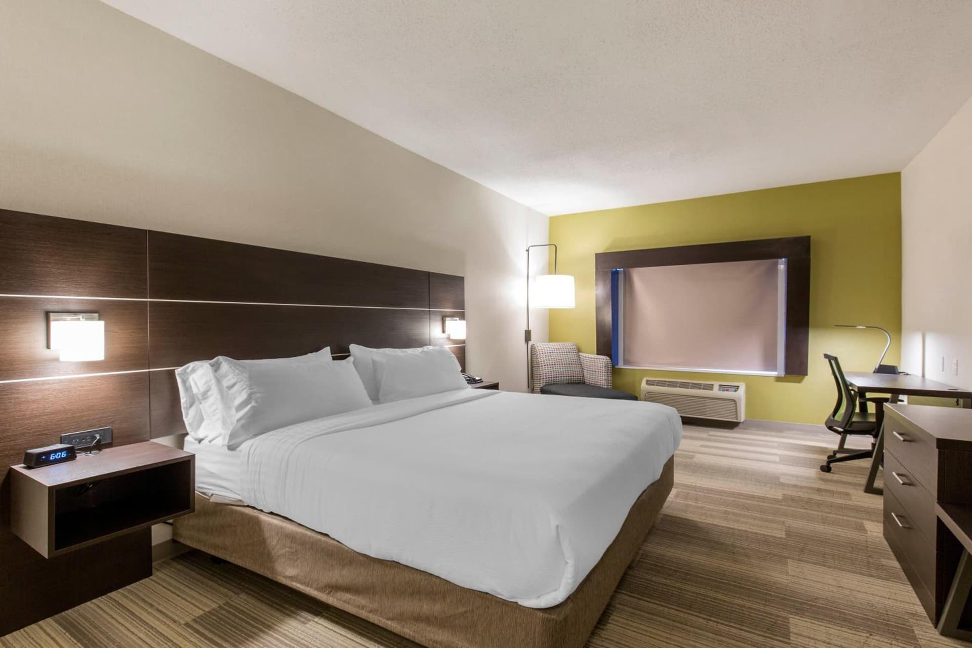 Holiday Inn Express & Suites Chicago West - St Charles by IHG gallery photo in Saint Charles, IL — image 30