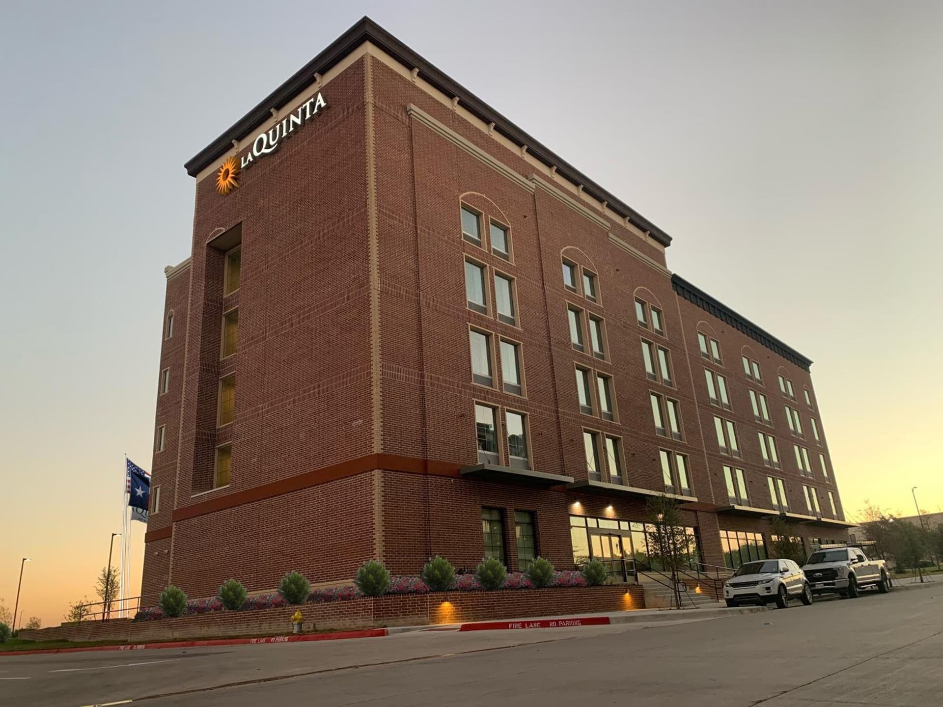 La Quinta Inn & Suites by Wyndham Dallas - Frisco Stadium gallery photo in Frisco, TX — image 17