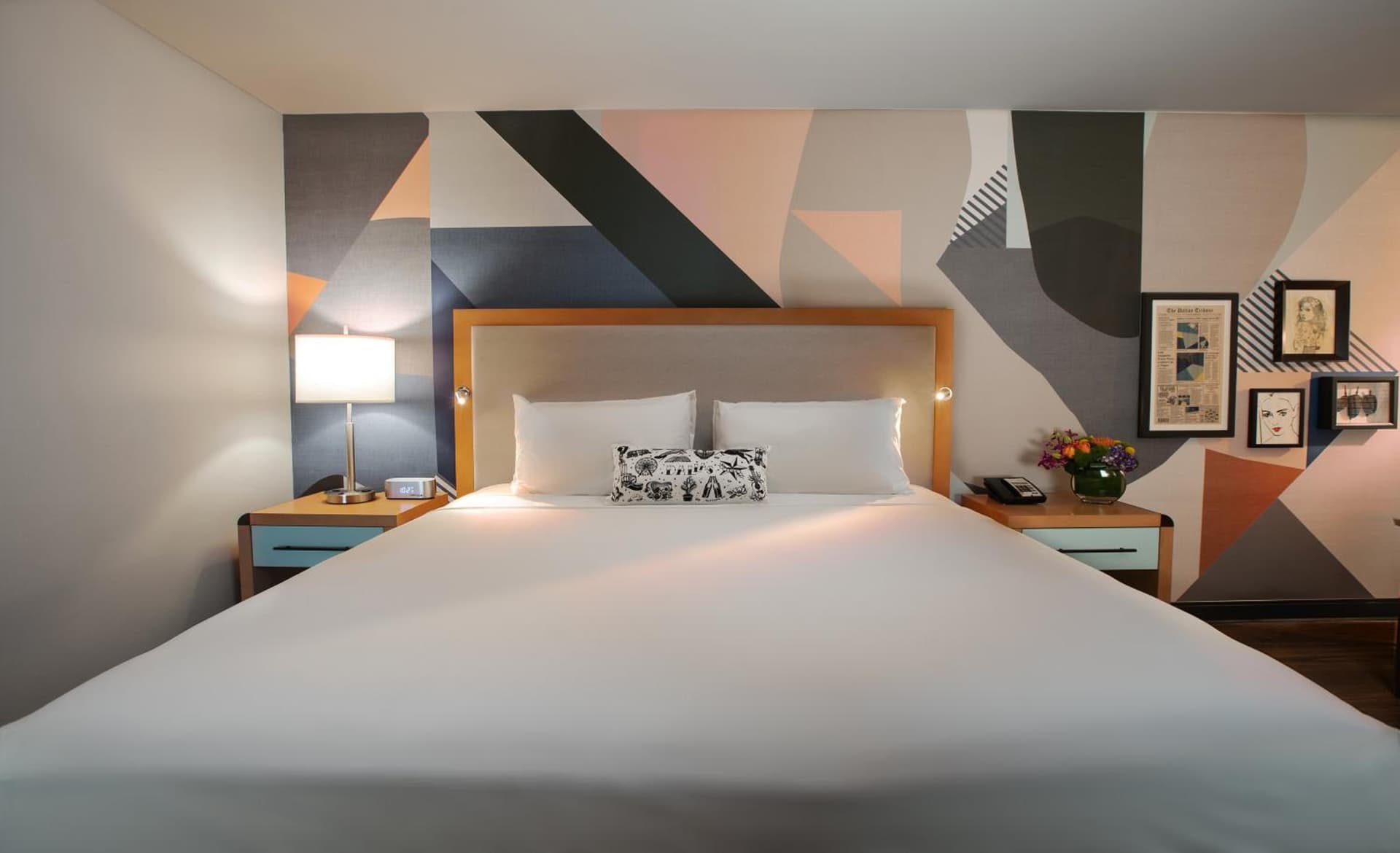 Hotel Mockingbird, Dallas, a Tribute Portfolio Hotel gallery photo in Dallas, TX — image 9