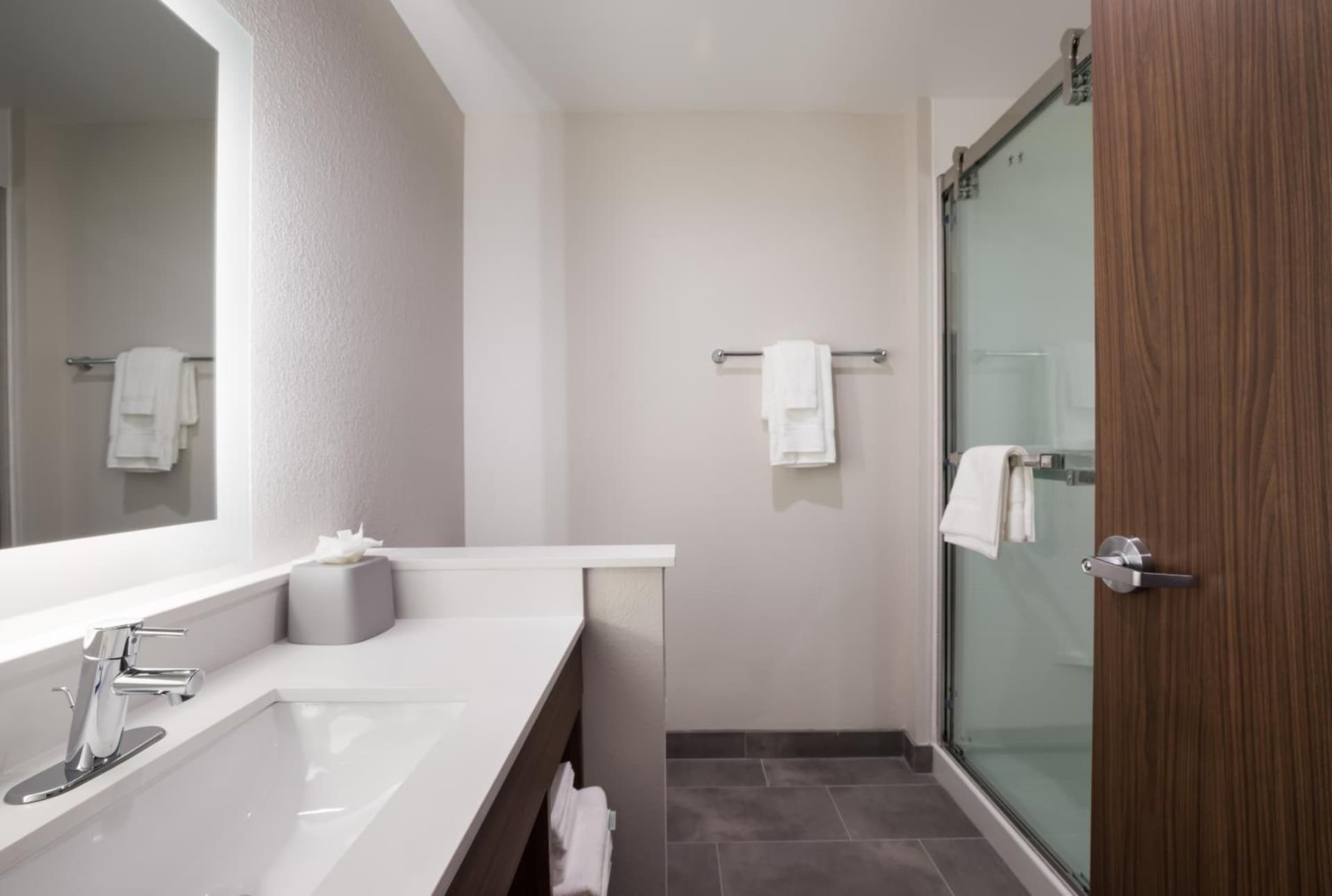 Holiday Inn Express & Suites Chicago - Hoffman Estates by IHG gallery photo in Hoffman Estates, IL — image 45
