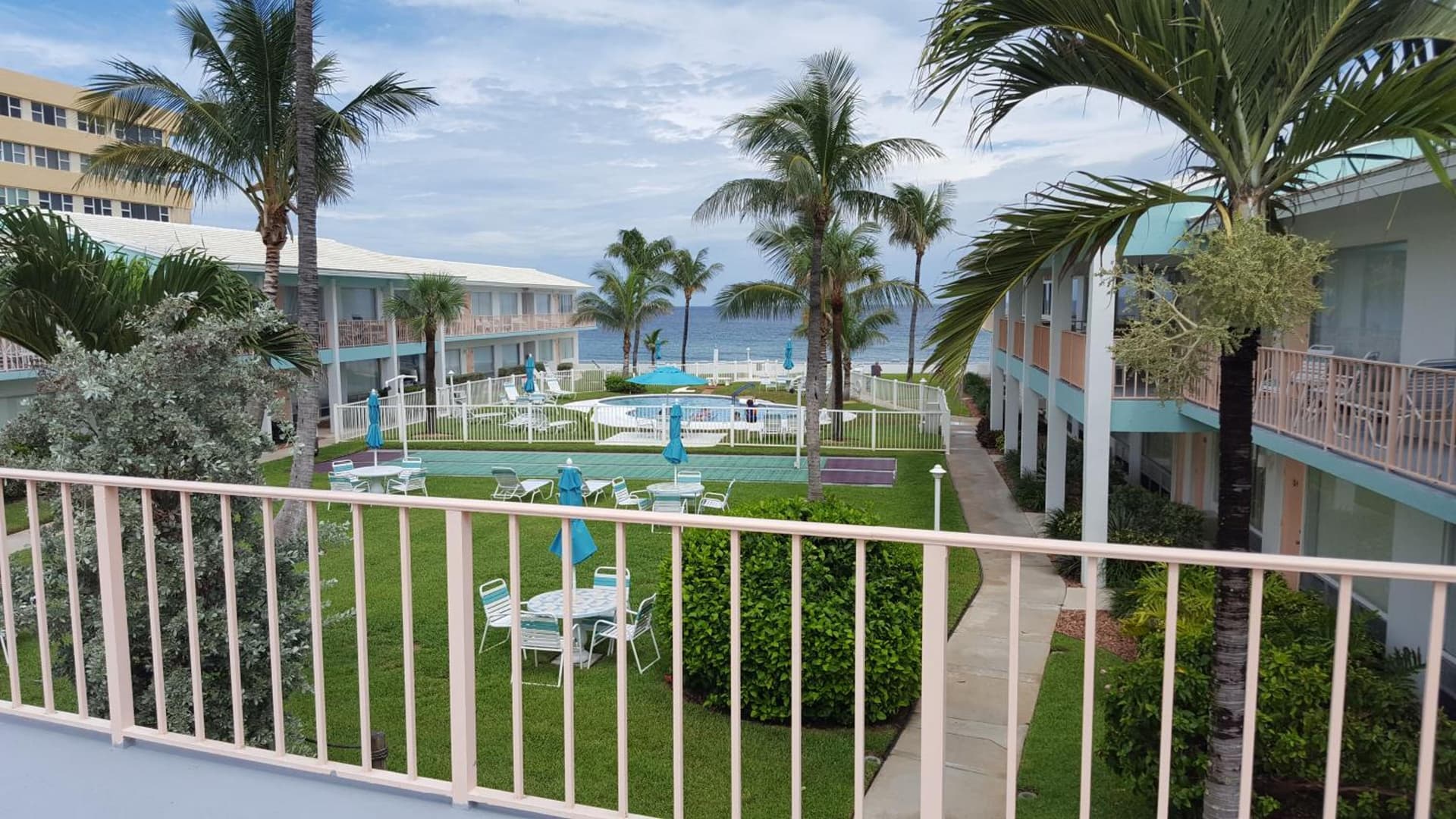 Sunrise Ocean Suites featured exterior or lobby in Pompano Beach, FL — similar hotel