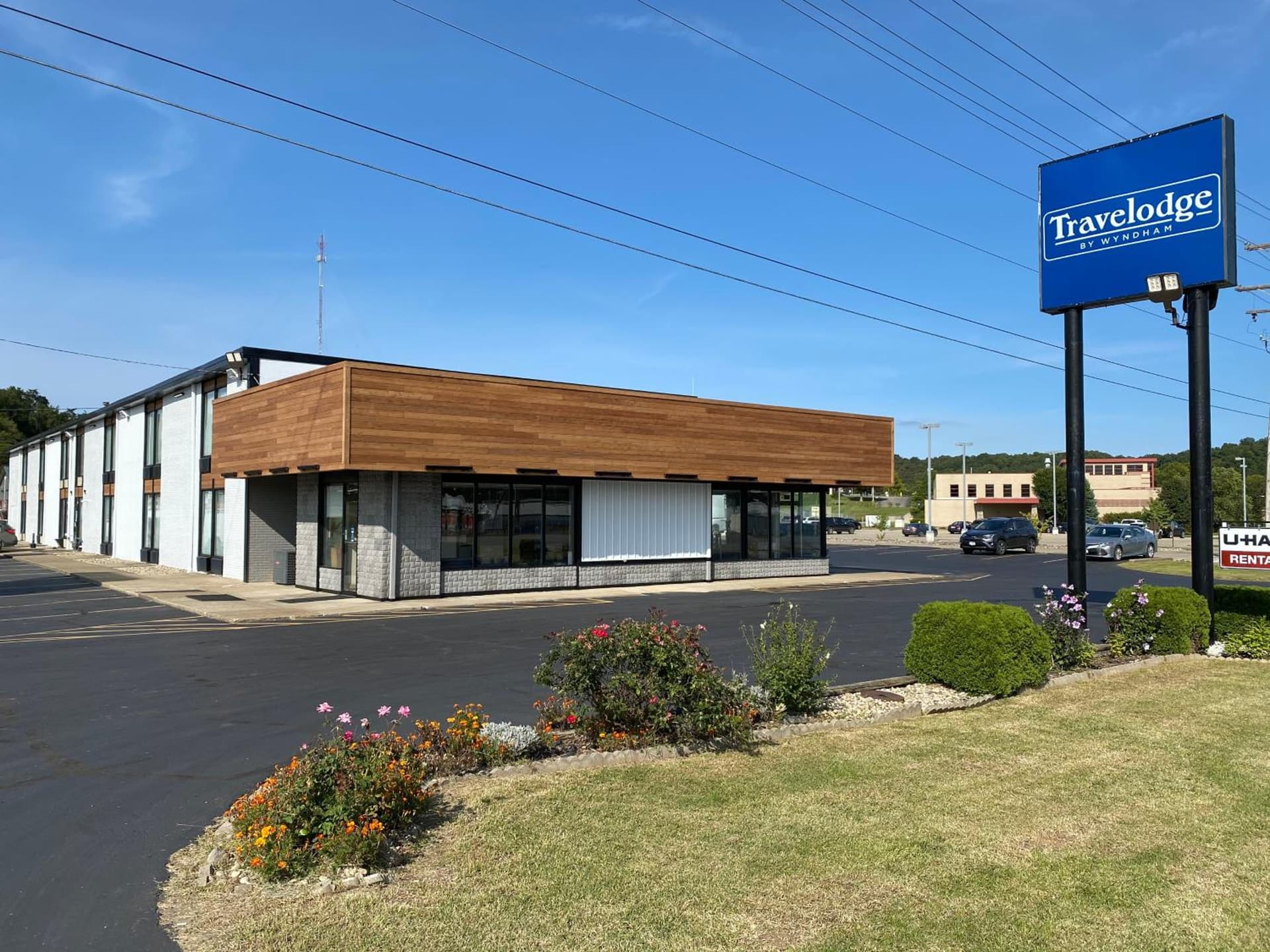 Travelodge by Wyndham Gallipolis featured exterior or lobby in Gallipolis, OH — similar hotel