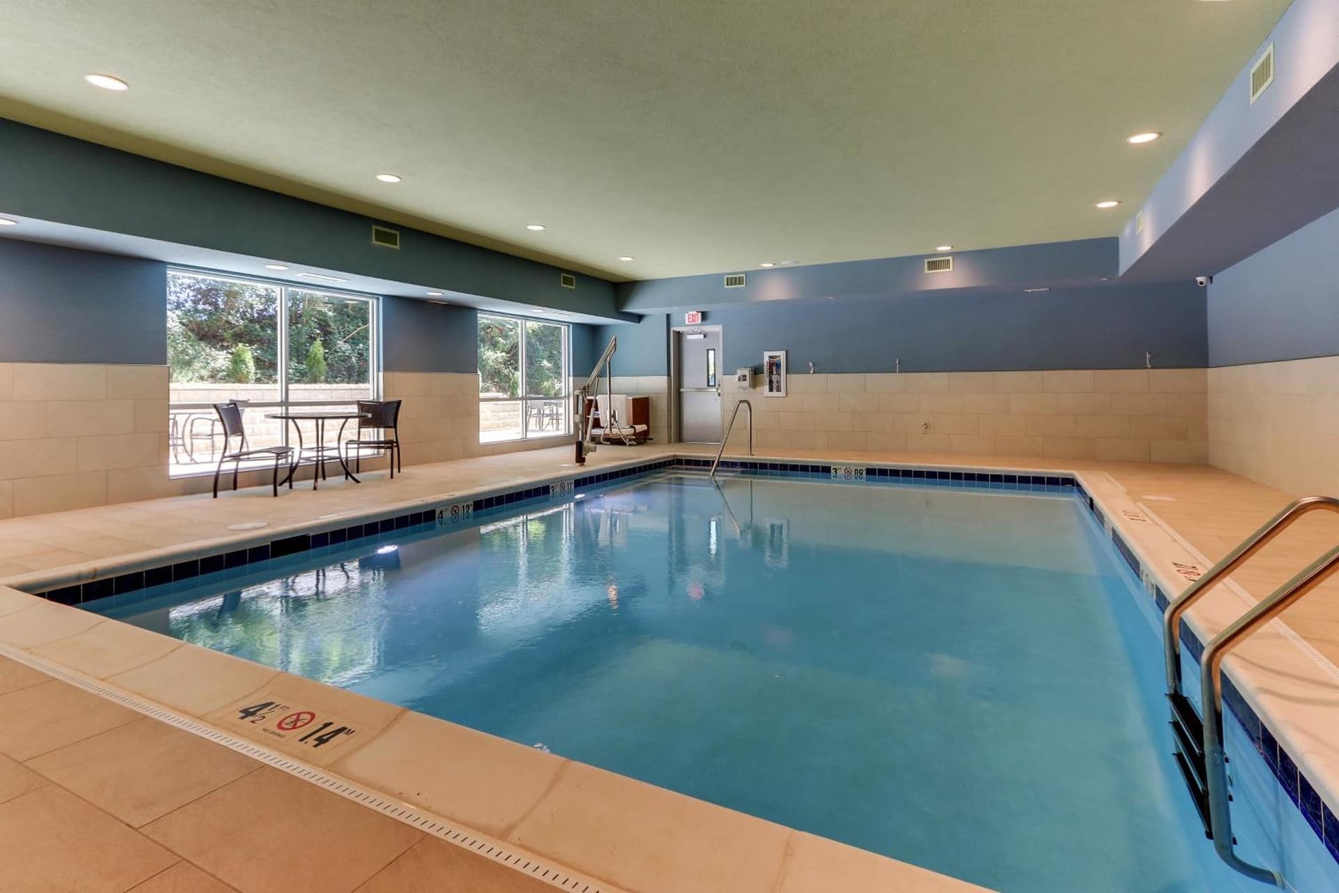 Holiday Inn Express & Suites - Roanoke – Civic Center gallery photo in Roanoke, VA — image 17