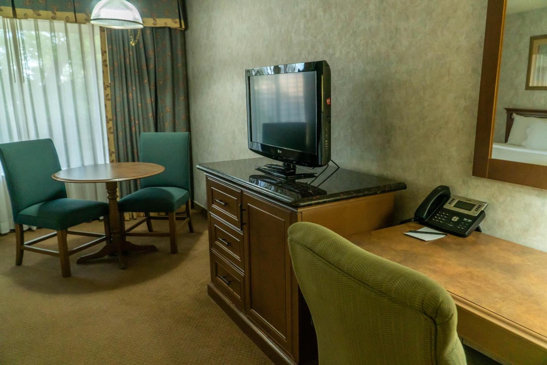Hotel Piccadilly gallery photo in Fresno, CA — image 74