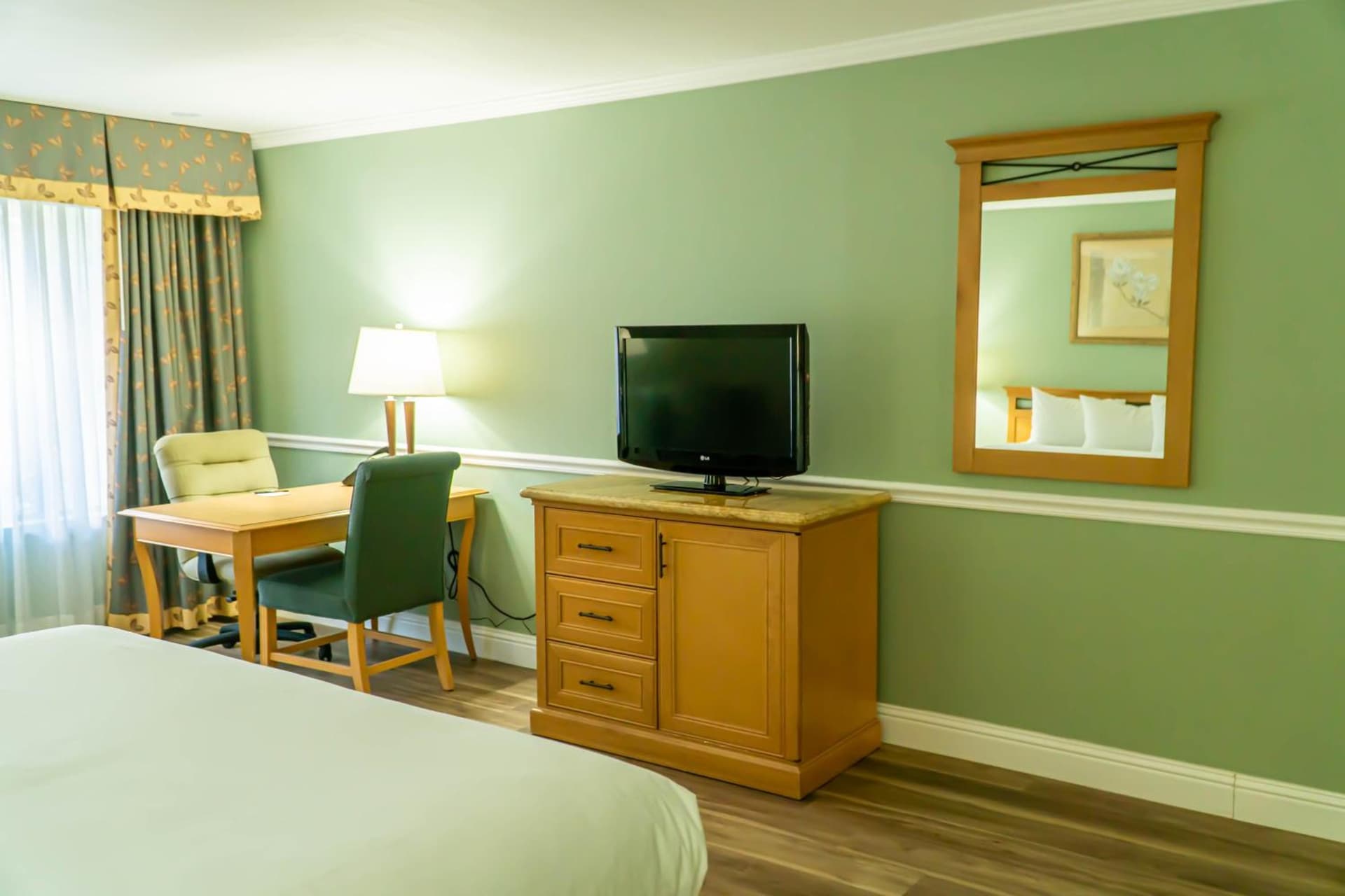Hotel Piccadilly gallery photo in Fresno, CA — image 9