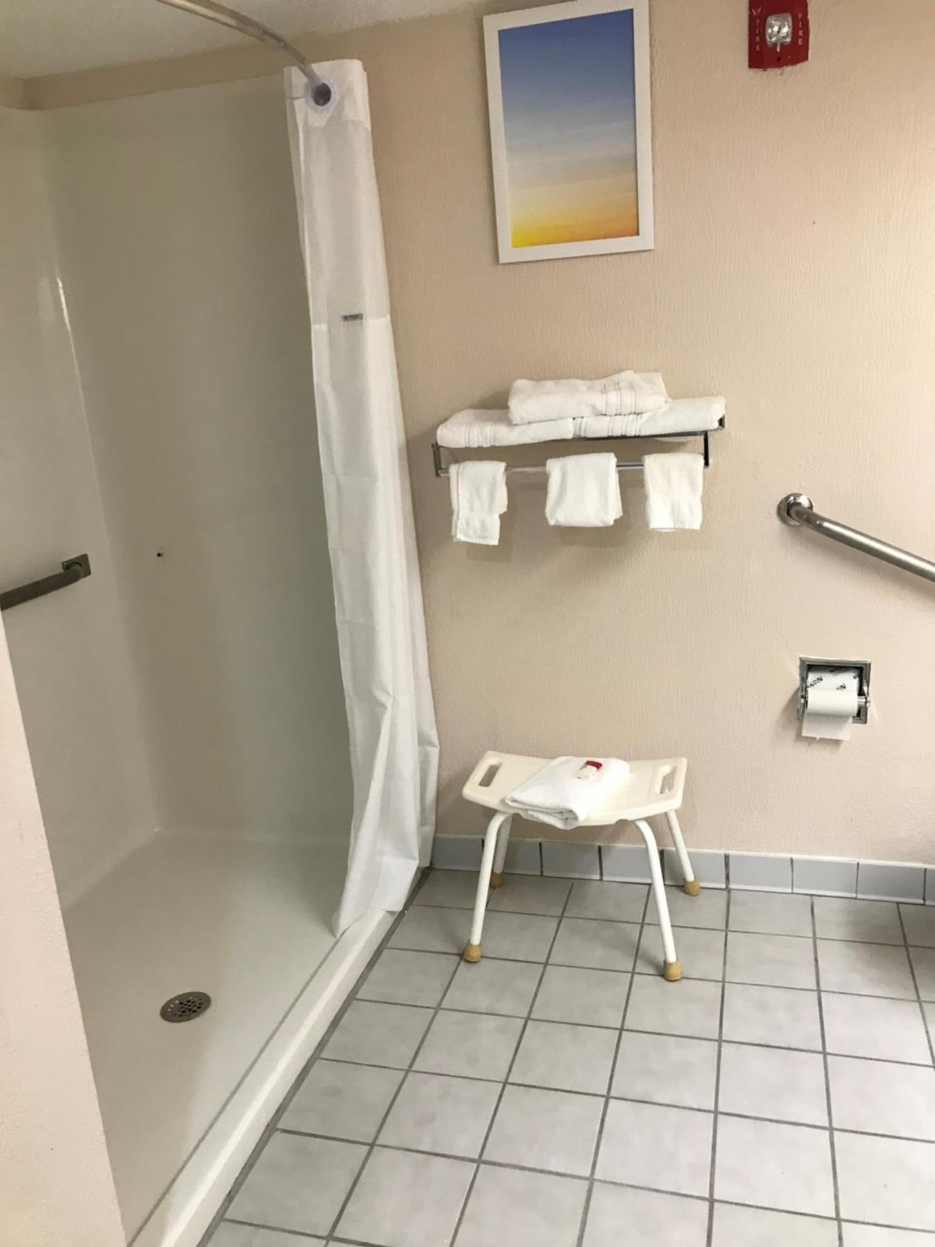Days Inn by Wyndham Panama City gallery photo in Panama City, FL — image 30