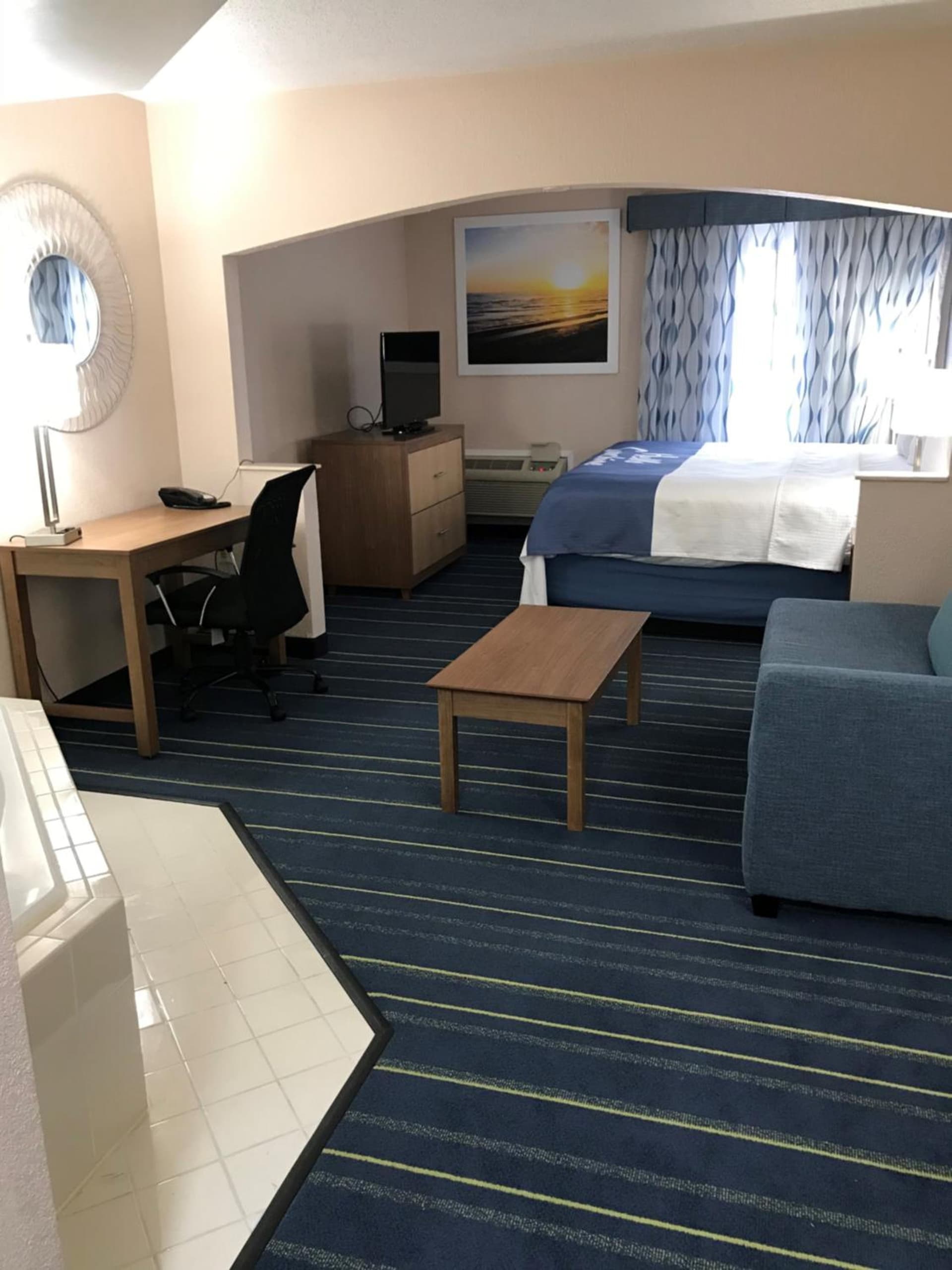 Days Inn by Wyndham Panama City gallery photo in Panama City, FL — image 25