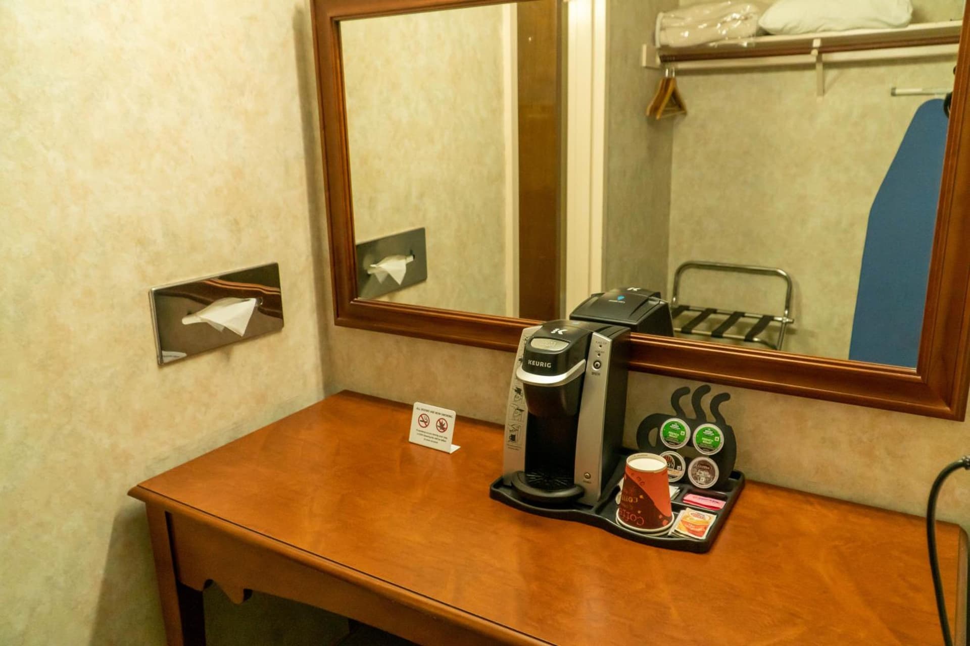 Hotel Piccadilly gallery photo in Fresno, CA — image 61