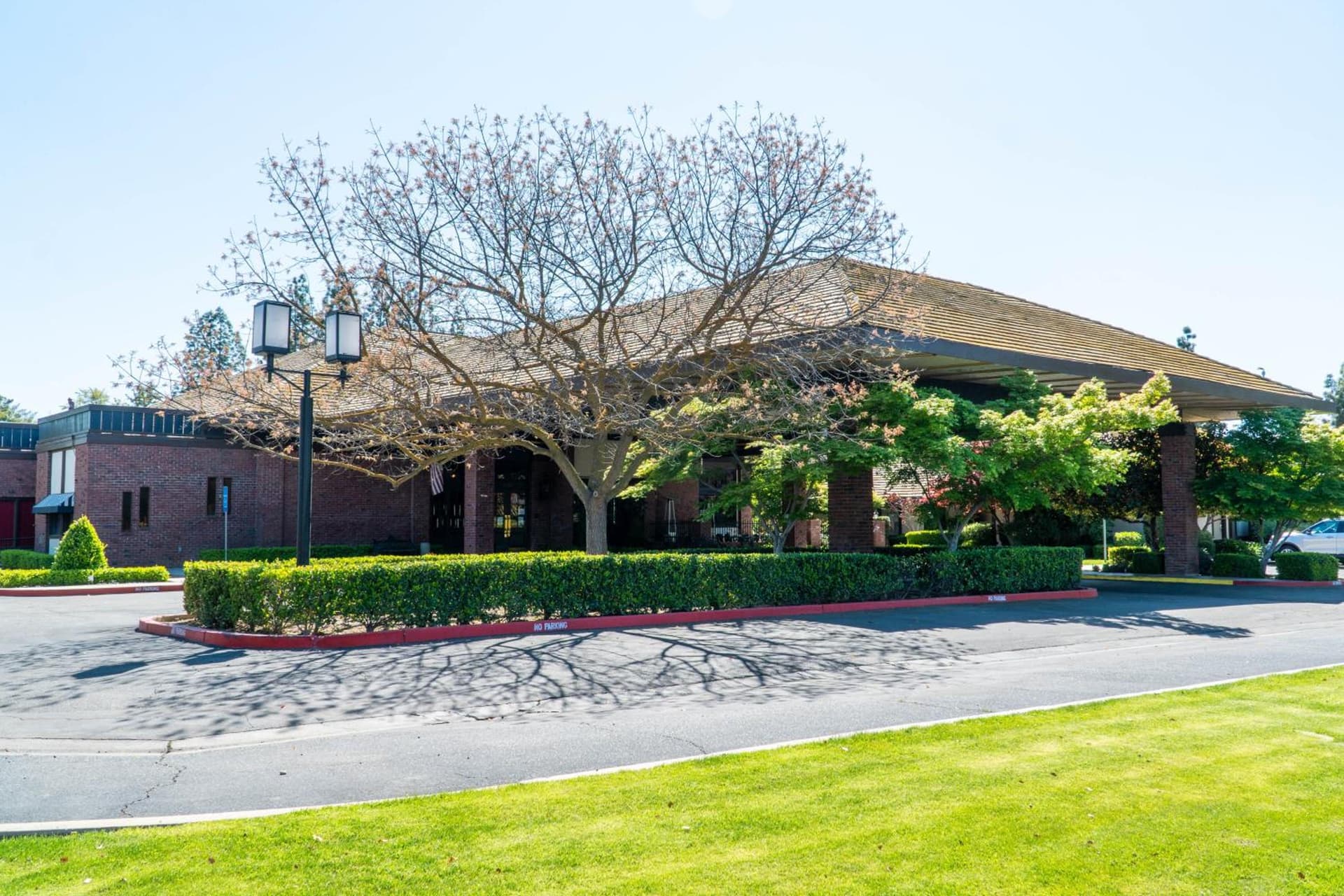 Hotel Piccadilly property views in Fresno, CA — gallery photo 3