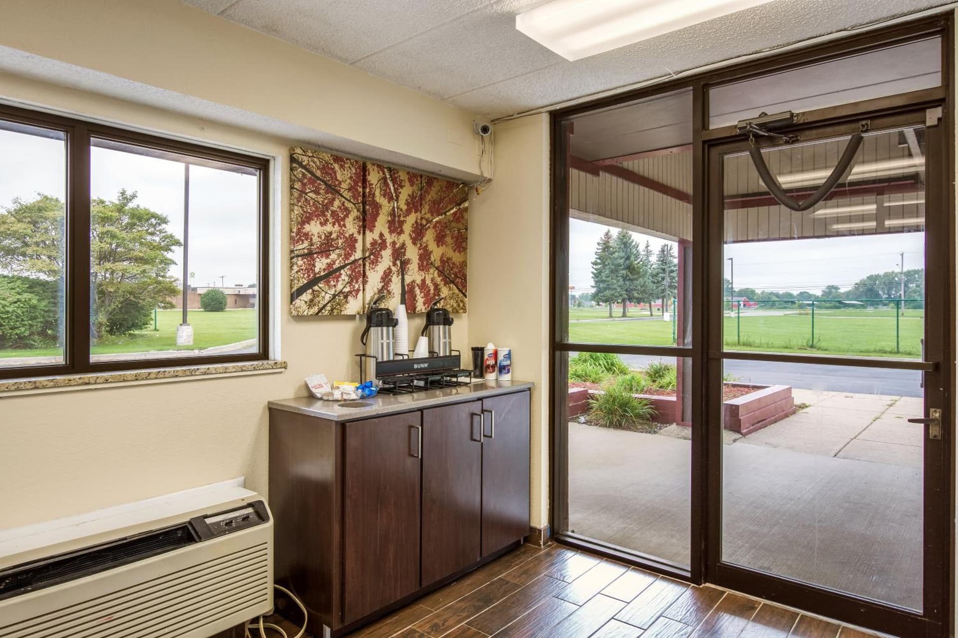 Red Roof Inn Saginaw – Frankenmuth property views in Saginaw, MI — gallery photo 3