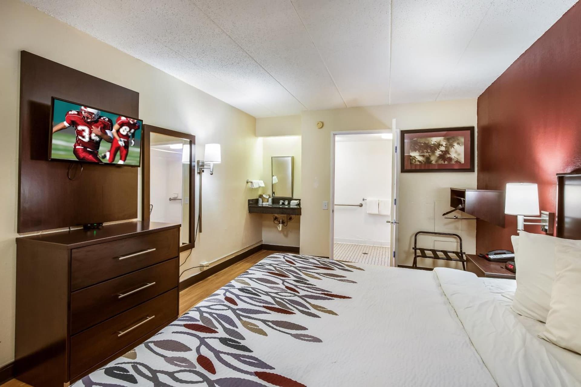 Red Roof Inn Saginaw – Frankenmuth gallery photo in Saginaw, MI — image 13