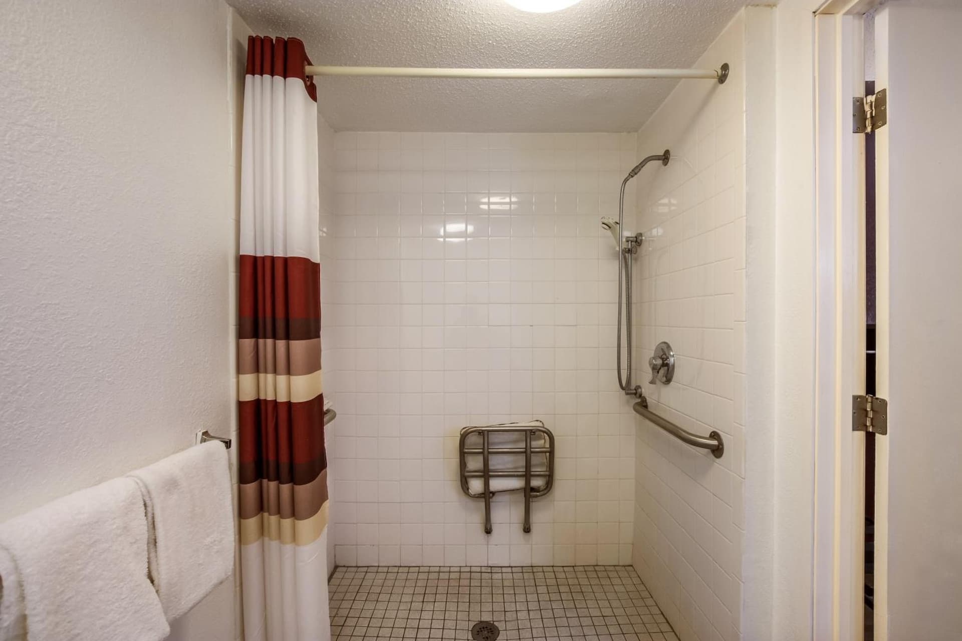Red Roof Inn Saginaw – Frankenmuth gallery photo in Saginaw, MI — image 6