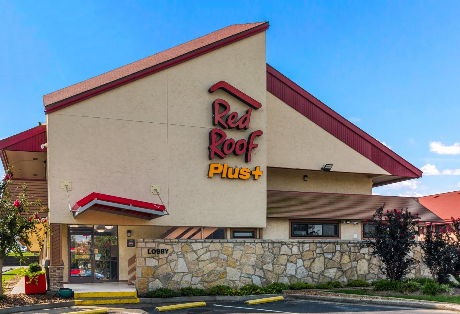 Red Roof Inn PLUS+ Nashville North Goodlettsville interior in Goodlettsville, TN — gallery photo 2