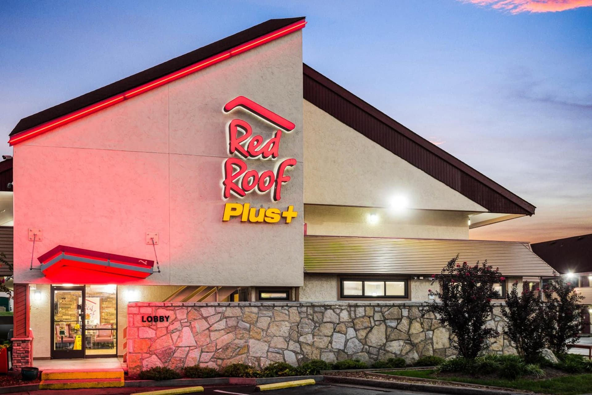 Red Roof Inn PLUS+ Nashville North Goodlettsville property views in Goodlettsville, TN — gallery photo 3