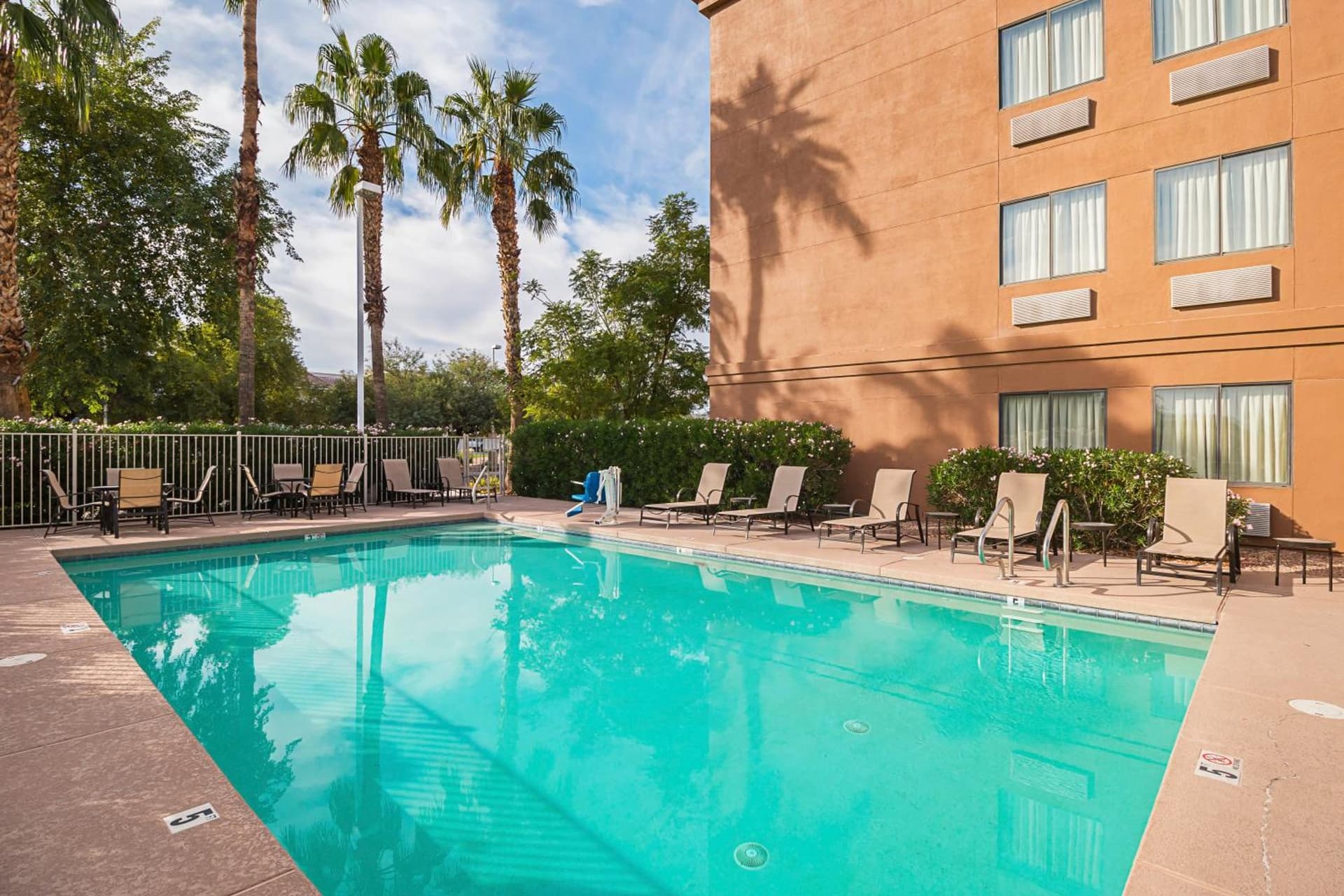Red Roof Inn PLUS + Phoenix West gallery photo in Phoenix, AZ — image 16