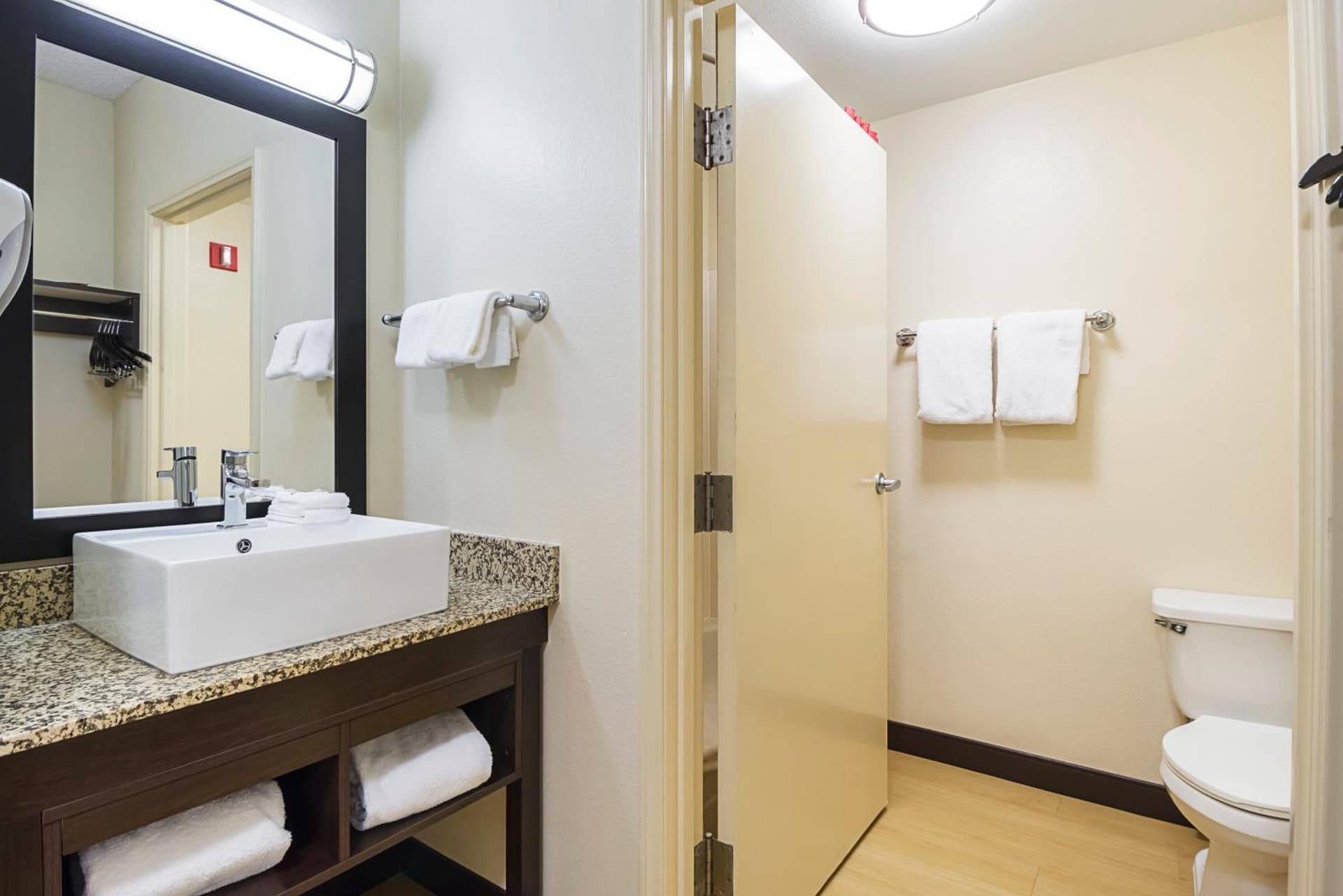 Red Roof Inn PLUS + Phoenix West gallery photo in Phoenix, AZ — image 7