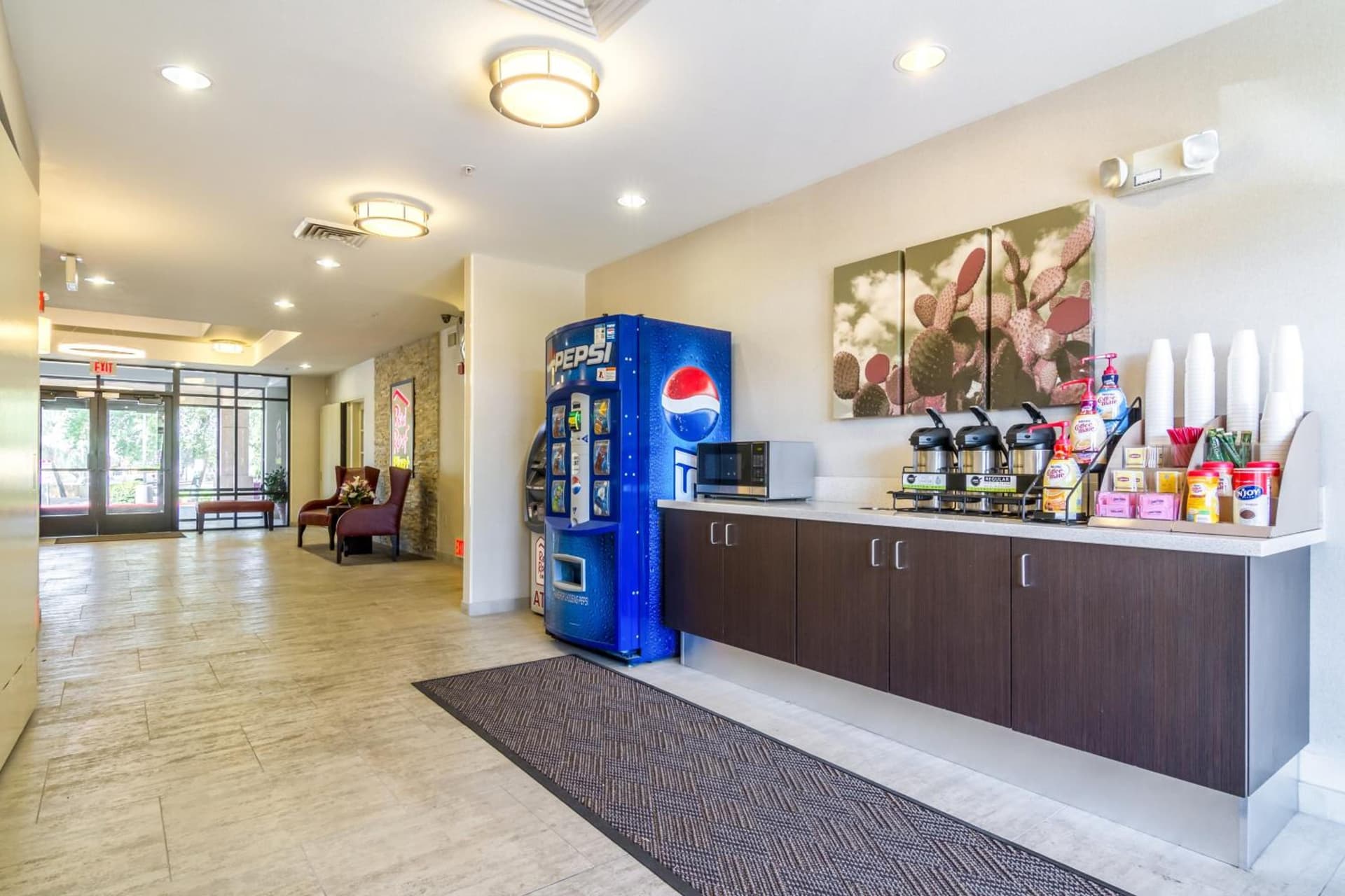 Red Roof Inn PLUS+ Tempe - Phoenix Airport gallery photo in Tempe, AZ — image 27