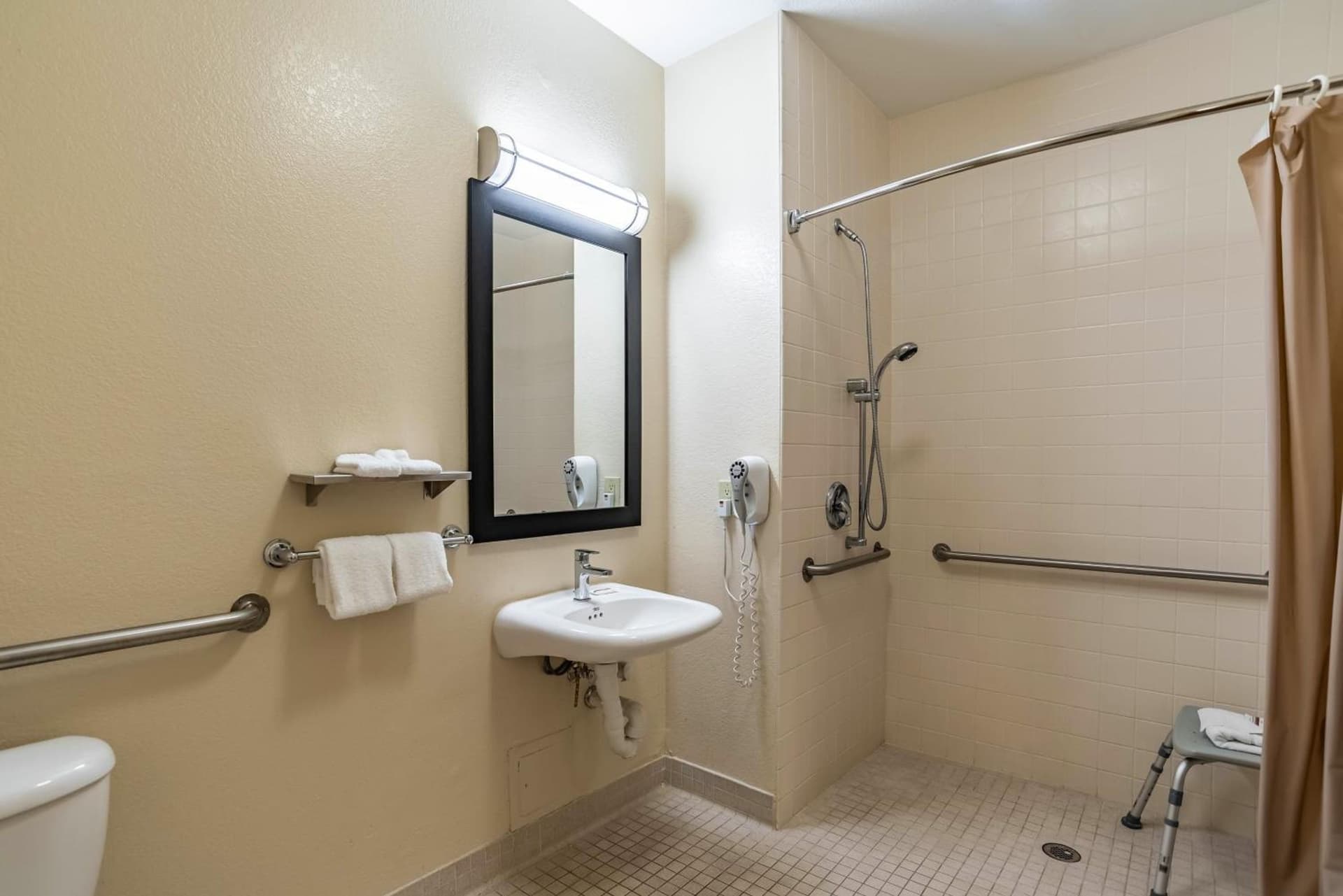 Red Roof Inn PLUS+ Tempe - Phoenix Airport gallery photo in Tempe, AZ — image 35