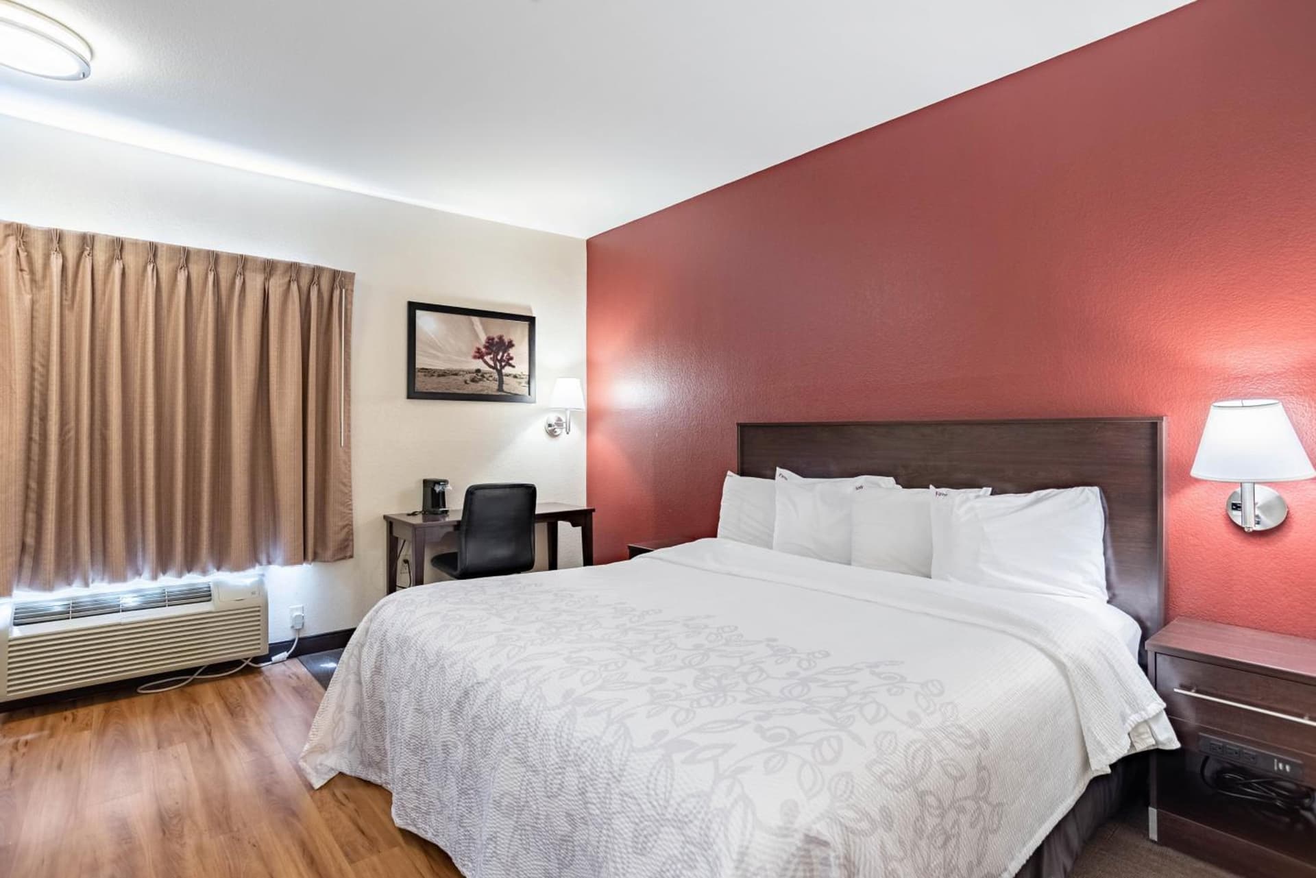 Red Roof Inn PLUS+ Tempe - Phoenix Airport gallery photo in Tempe, AZ — image 31
