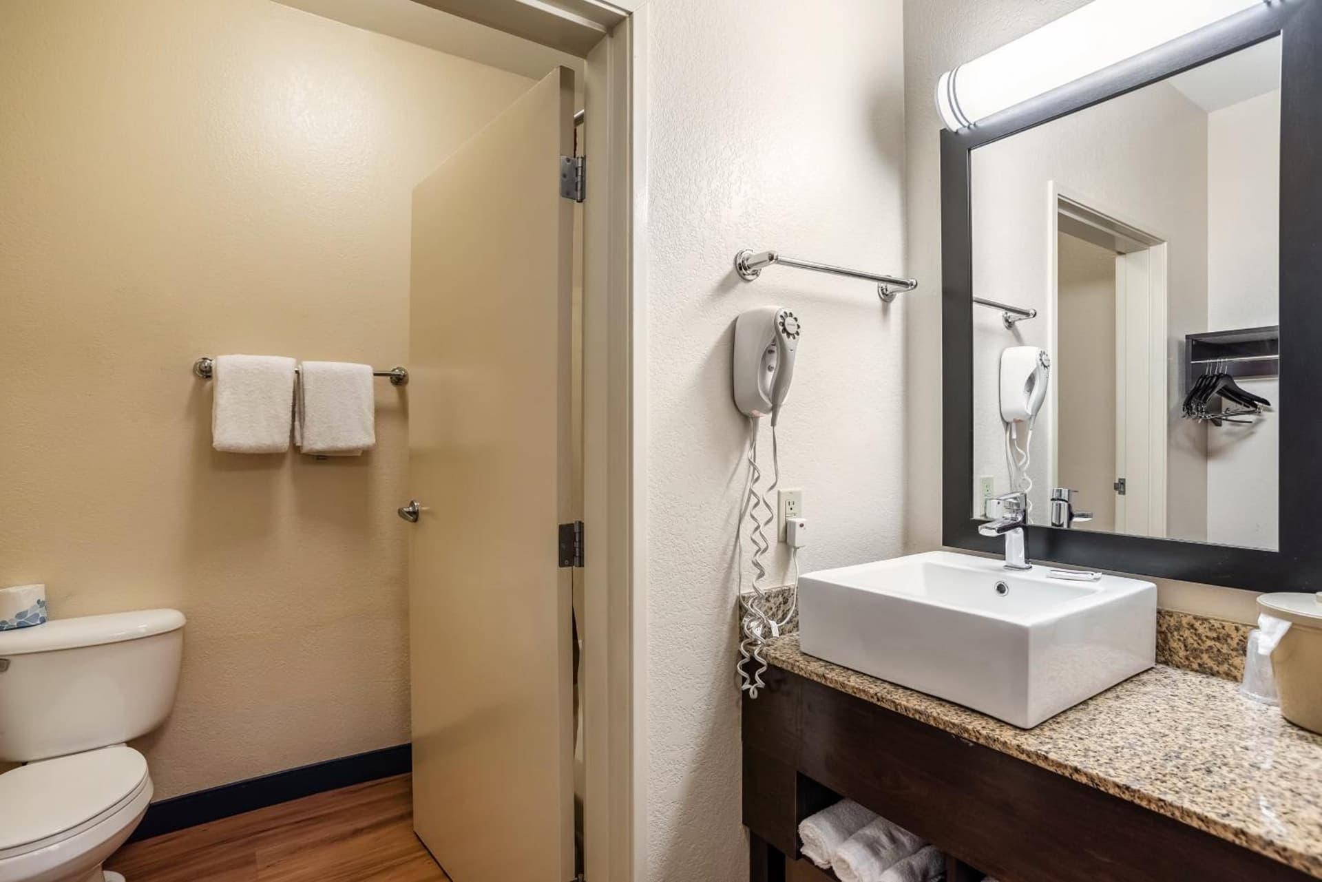 Red Roof Inn PLUS+ Tempe - Phoenix Airport gallery photo in Tempe, AZ — image 29