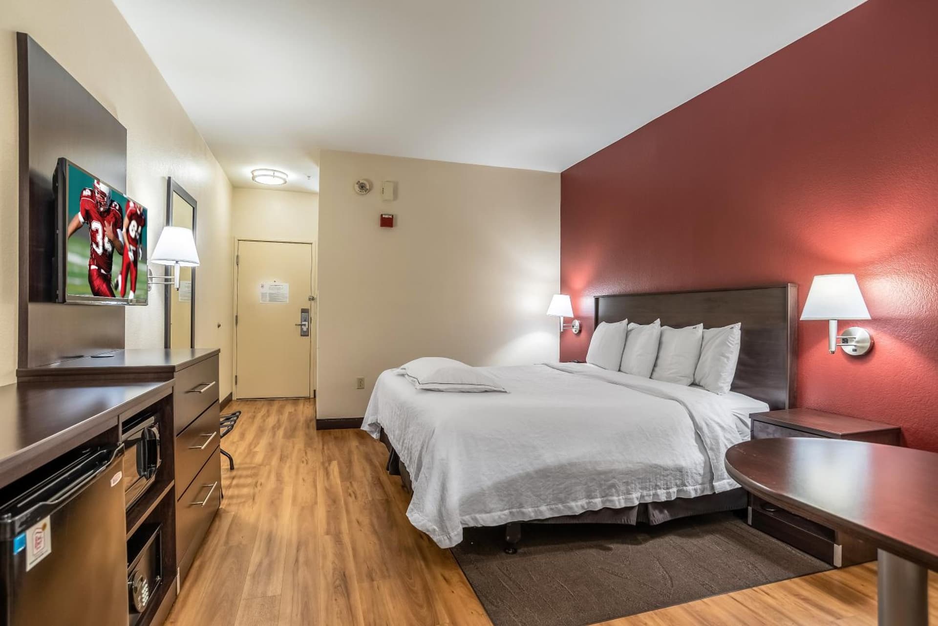 Red Roof Inn PLUS+ Tempe - Phoenix Airport gallery photo in Tempe, AZ — image 8