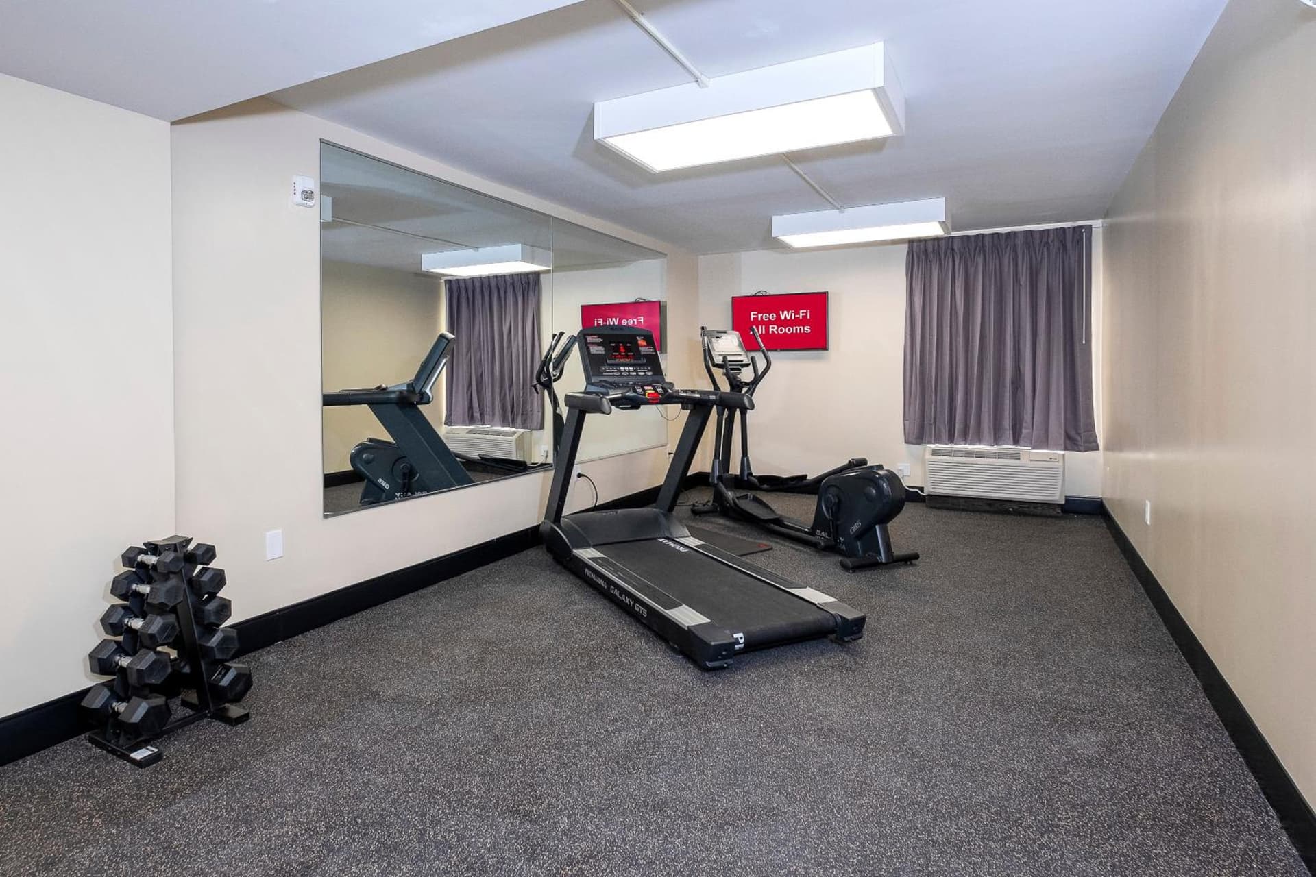 Red Roof Inn PLUS+ Tuscaloosa - University gallery photo in Tuscaloosa, AL — image 14