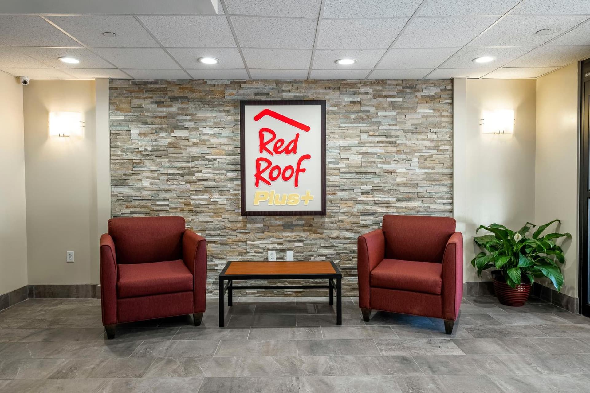 Red Roof Inn PLUS+ Tuscaloosa - University gallery photo in Tuscaloosa, AL — image 7