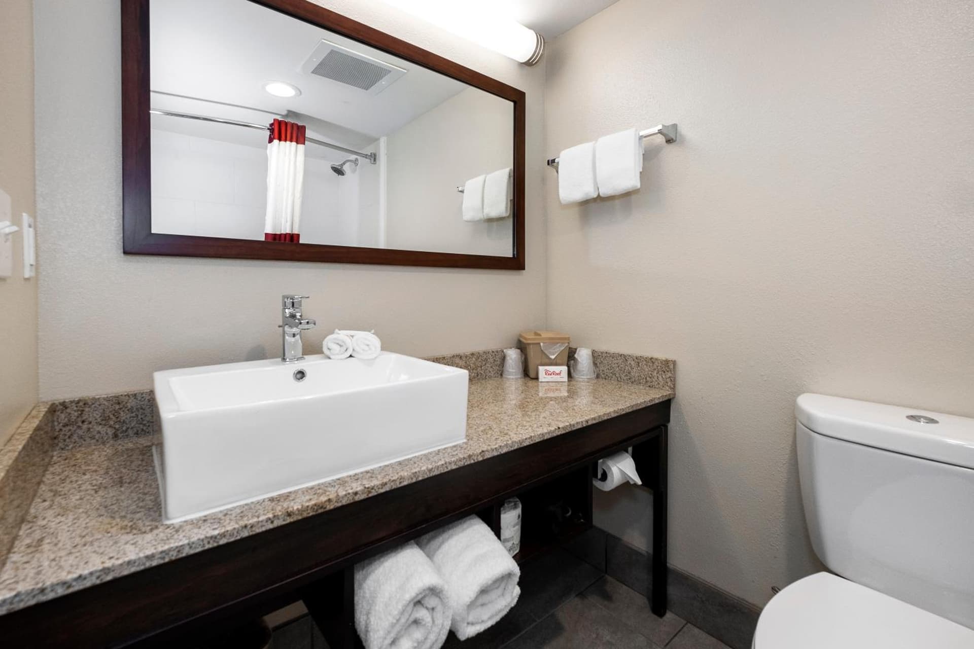 Red Roof Inn PLUS+ Tuscaloosa - University gallery photo in Tuscaloosa, AL — image 10