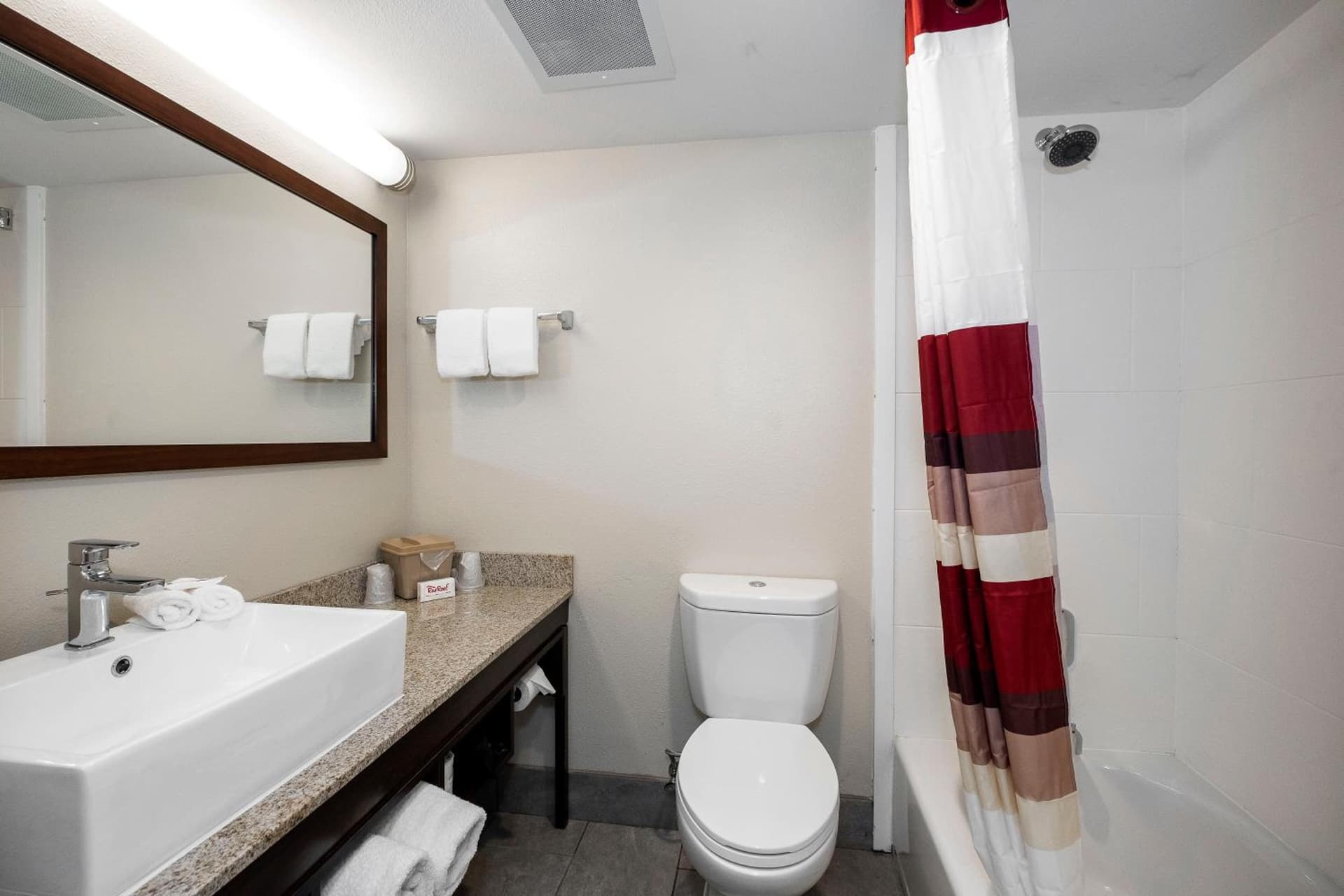 Red Roof Inn PLUS+ Tuscaloosa - University gallery photo in Tuscaloosa, AL — image 4