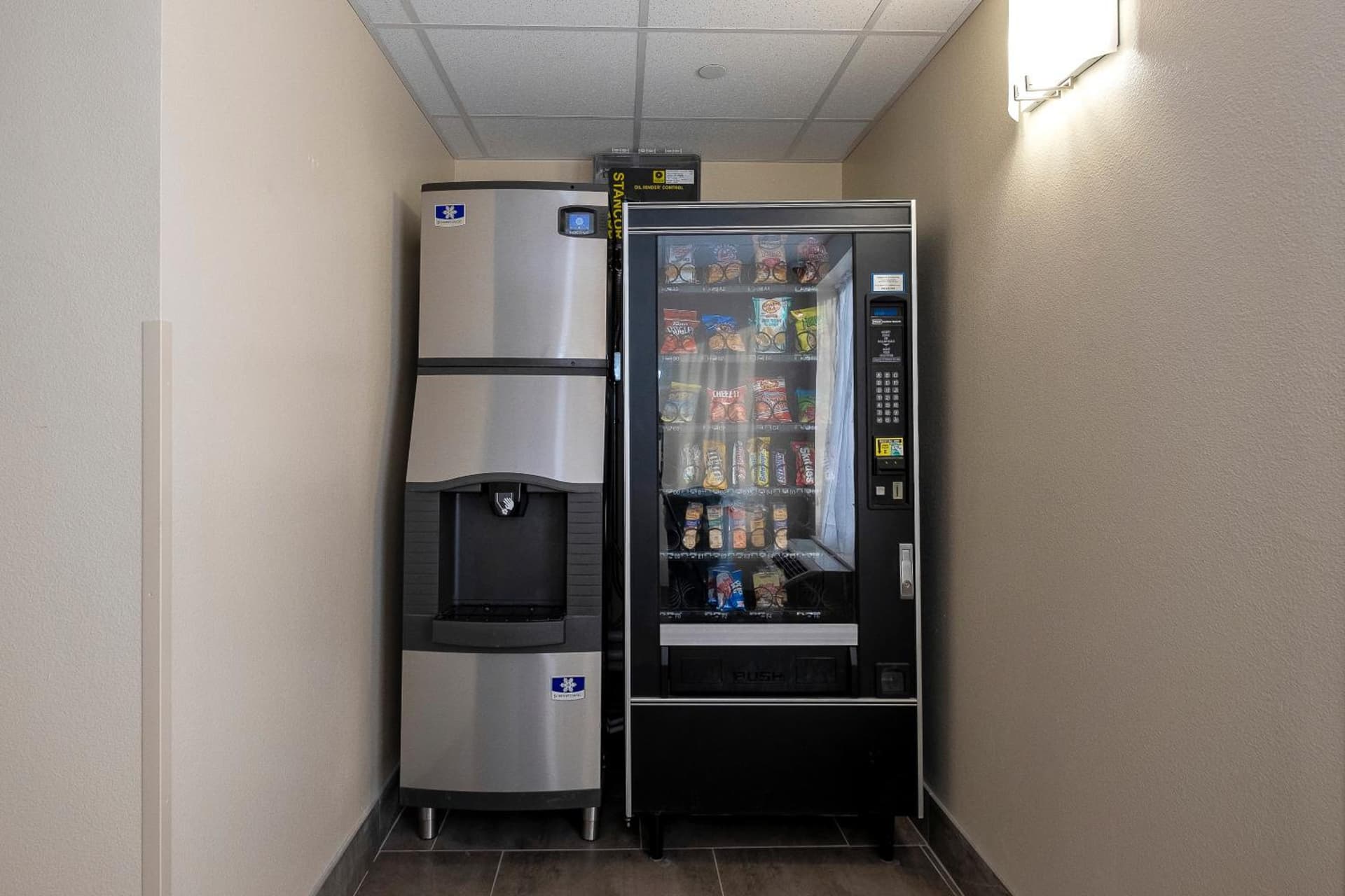 Red Roof Inn PLUS+ Tuscaloosa - University gallery photo in Tuscaloosa, AL — image 32