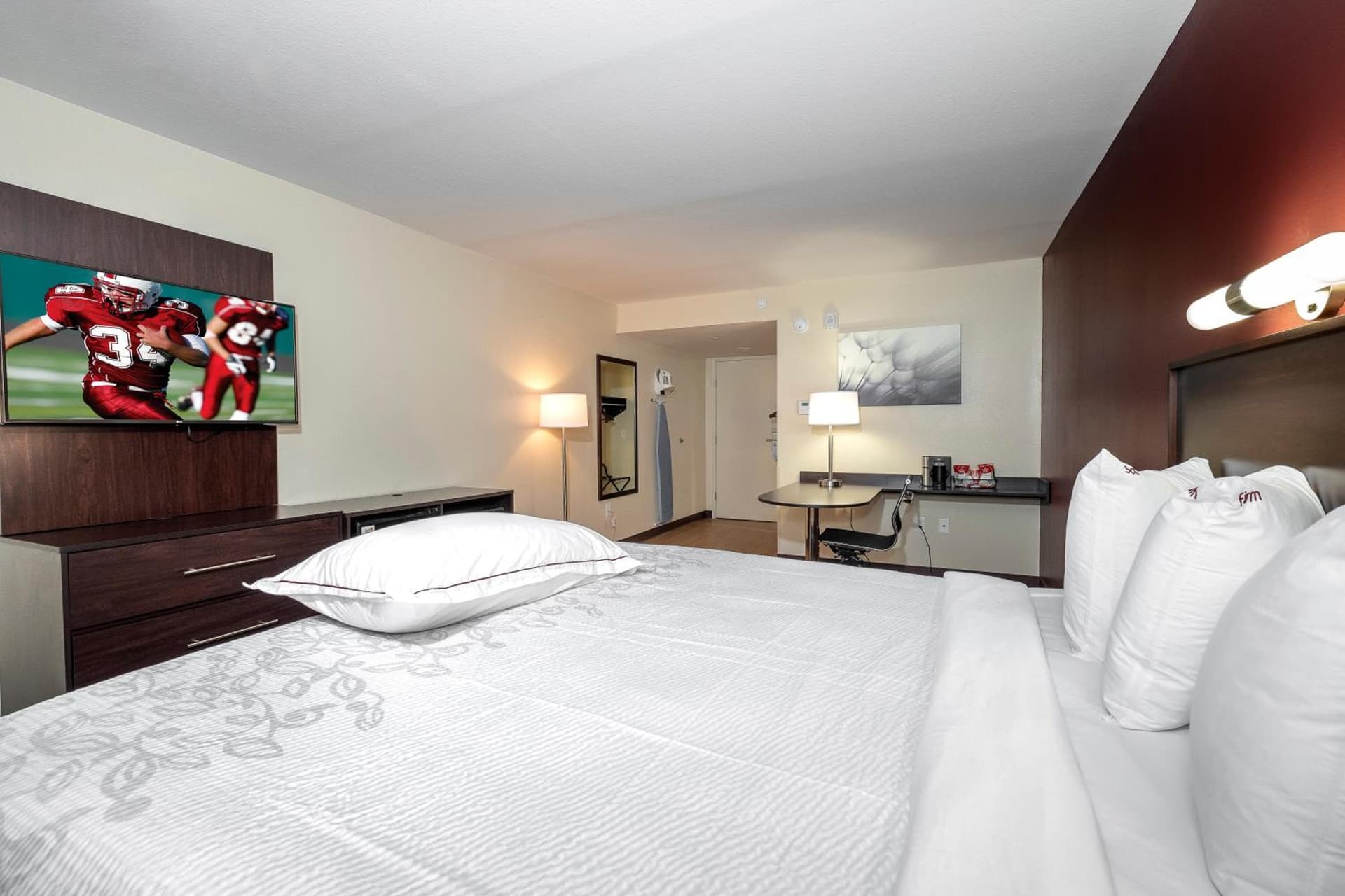 Red Roof Inn PLUS+ Tuscaloosa - University gallery photo in Tuscaloosa, AL — image 25