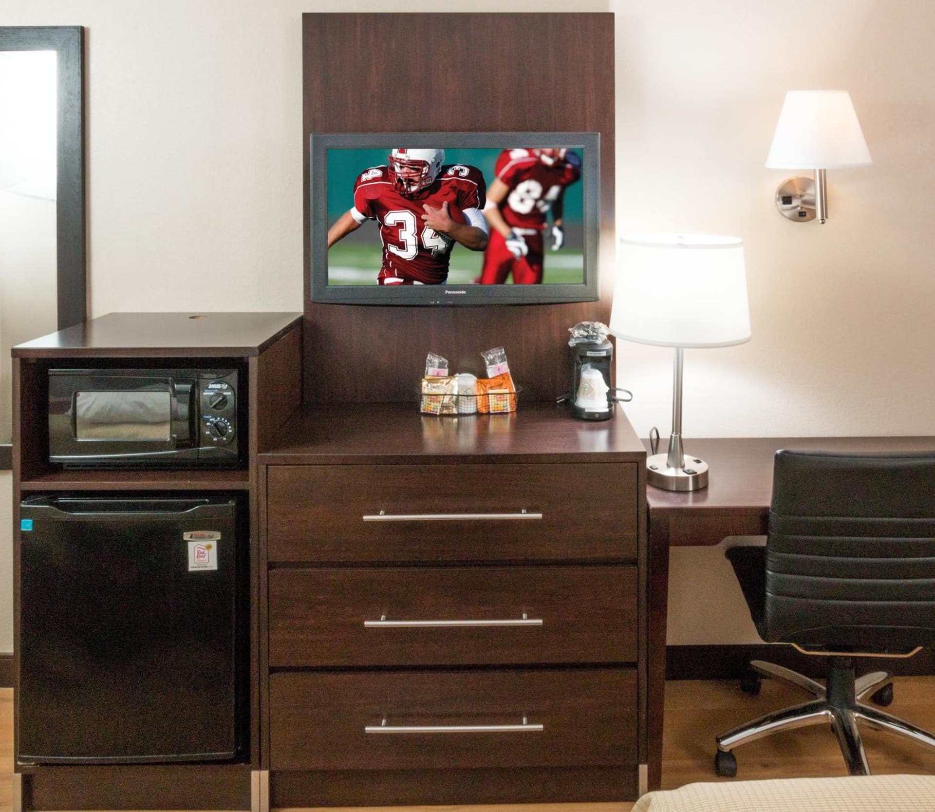 Red Roof Inn PLUS+ Ann Arbor - U of Michigan North gallery photo in Ann Arbor, MI — image 5