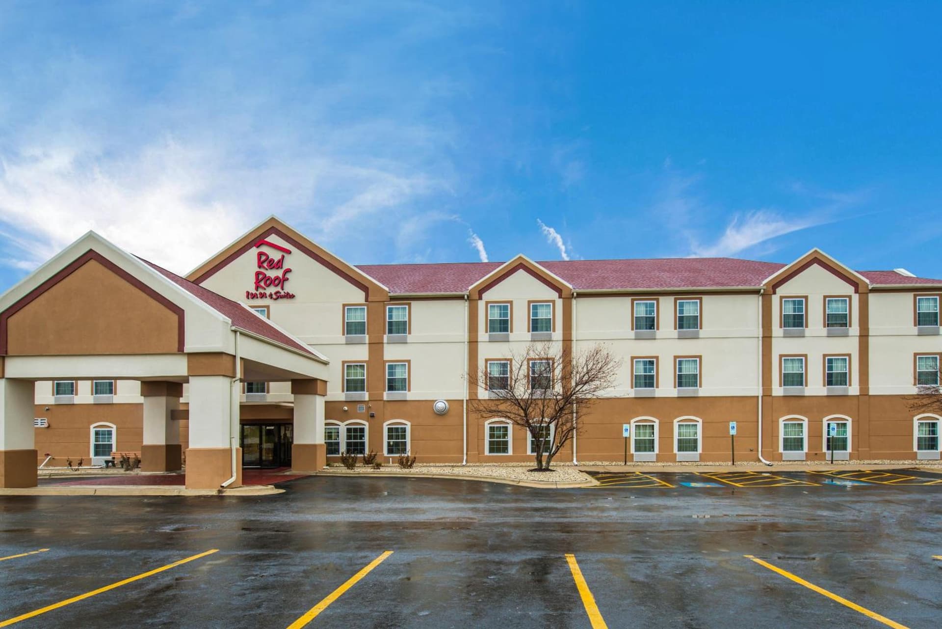 Econo Lodge Inn & Suites interior in Monee, IL — gallery photo 2
