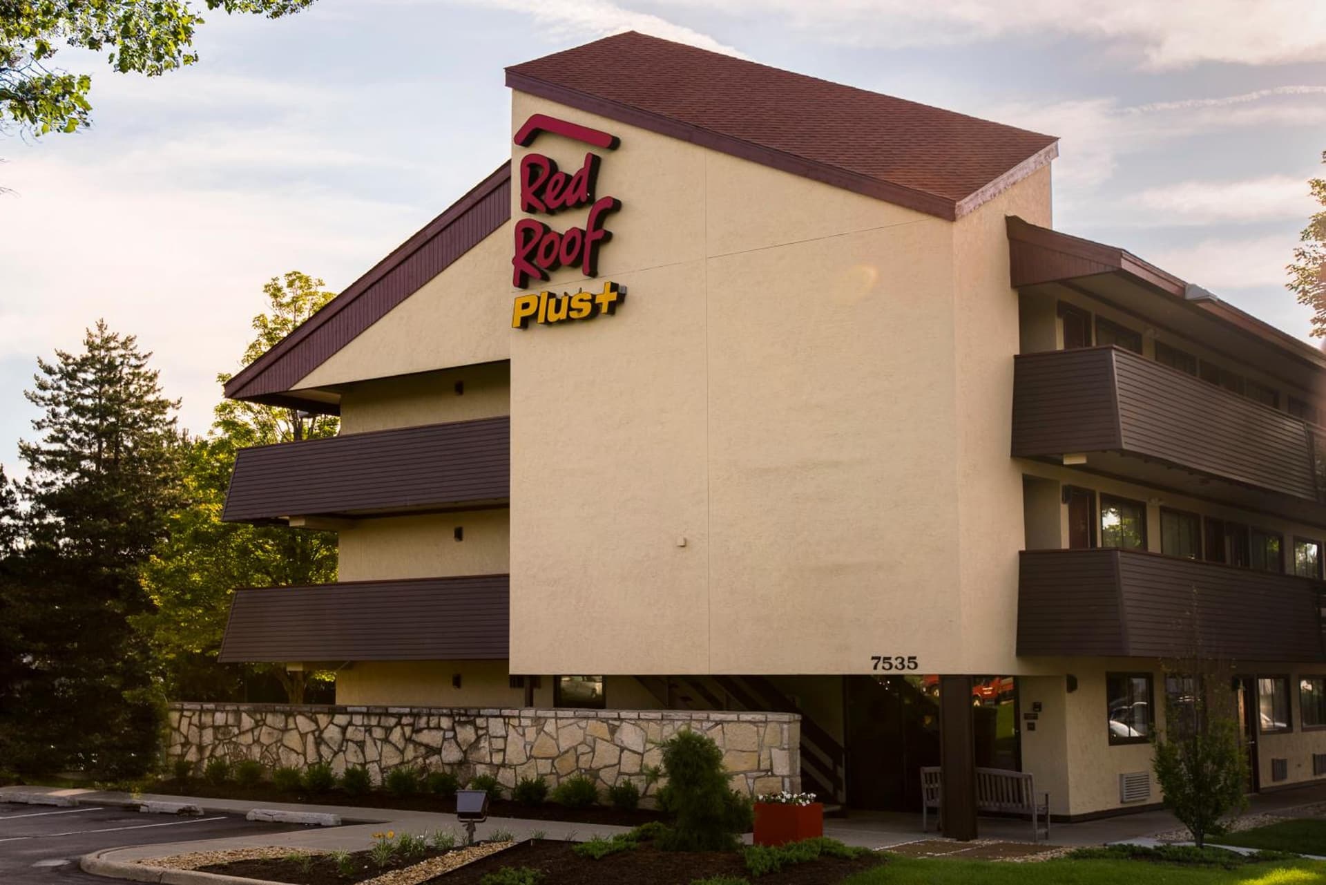Red Roof Inn PLUS+ Chicago - Willowbrook property views in Willowbrook, IL — gallery photo 3