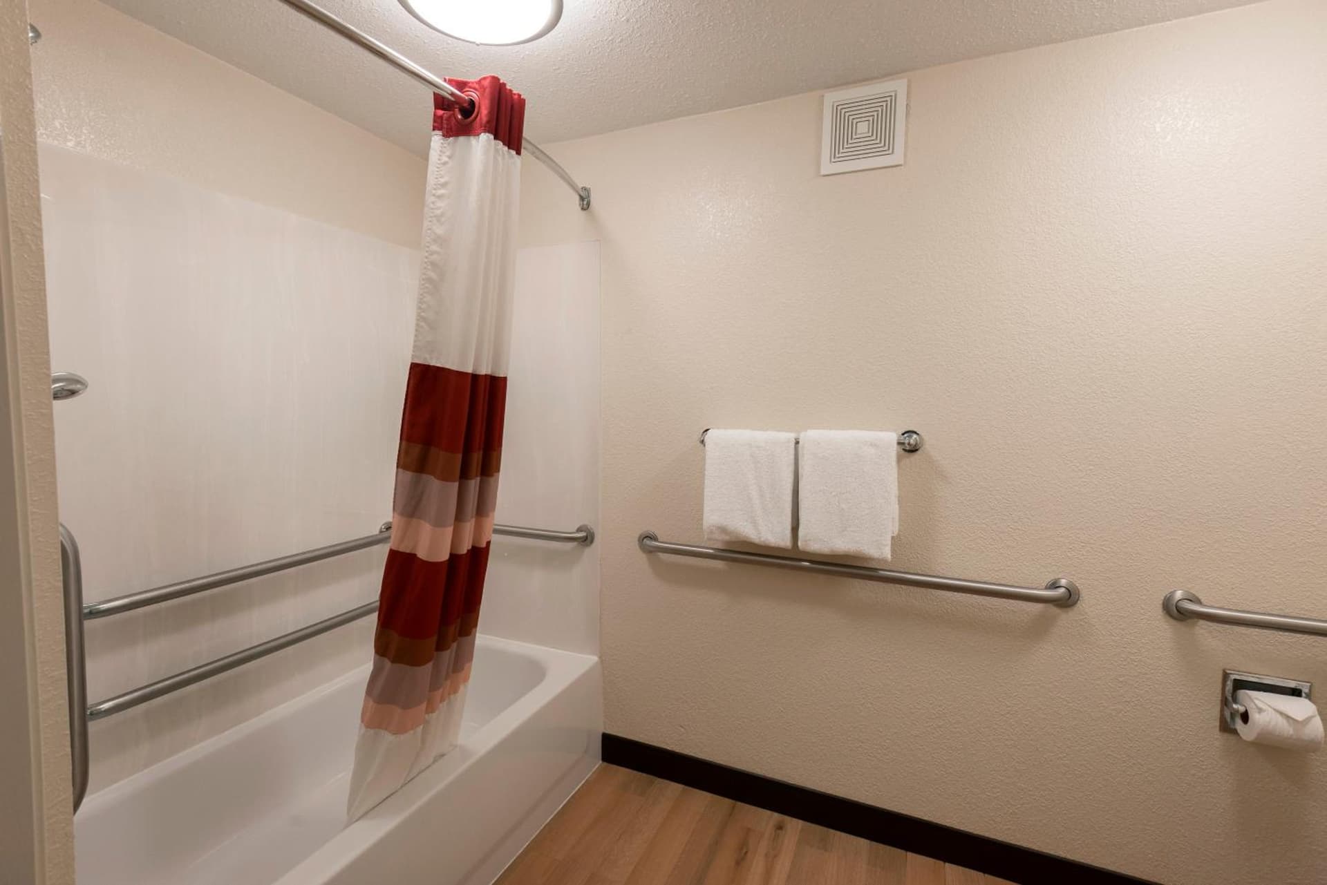 Red Roof Inn PLUS+ Chicago - Naperville gallery photo in Naperville, IL — image 32