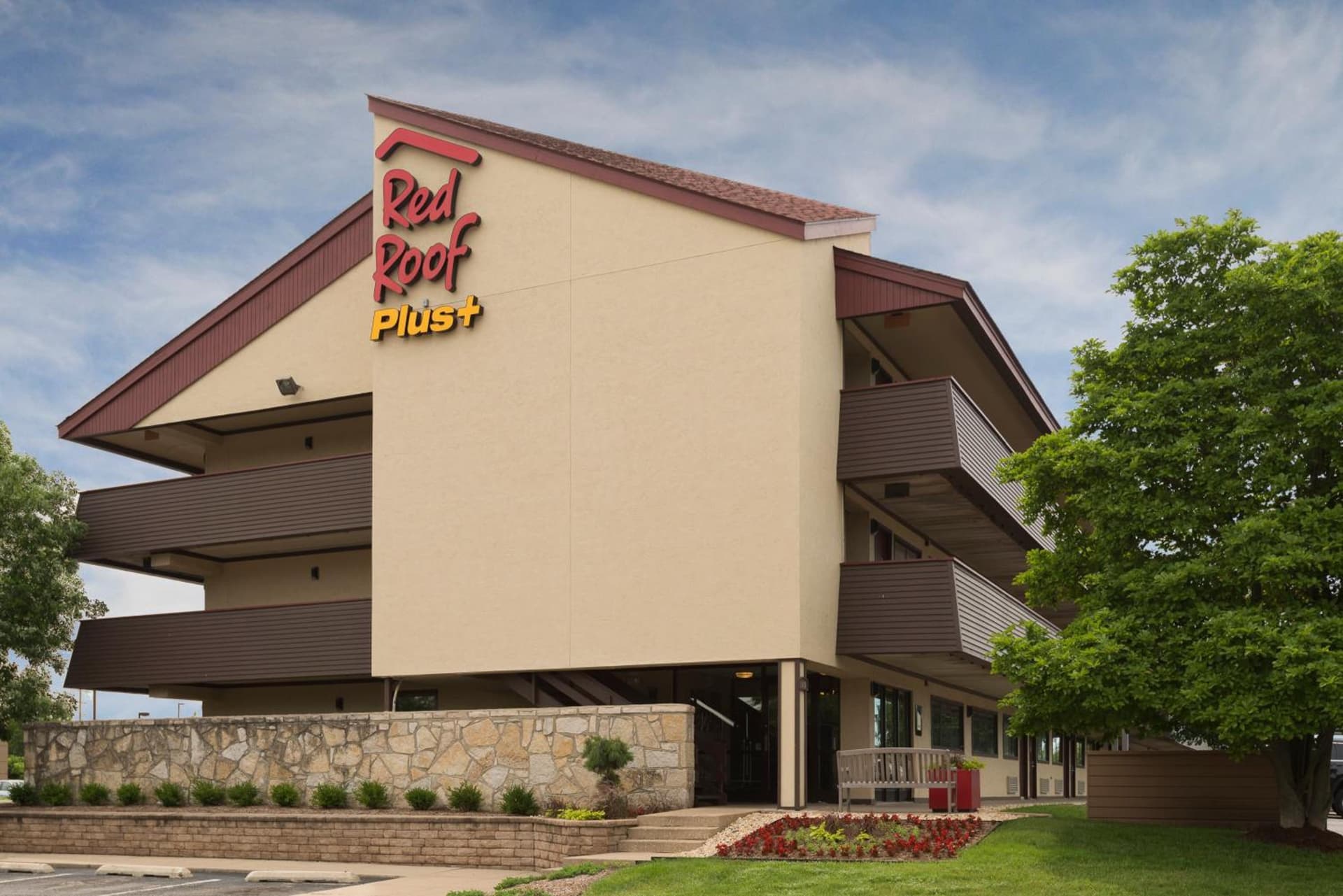 Red Roof Inn PLUS+ Chicago - Naperville property views in Naperville, IL — gallery photo 3