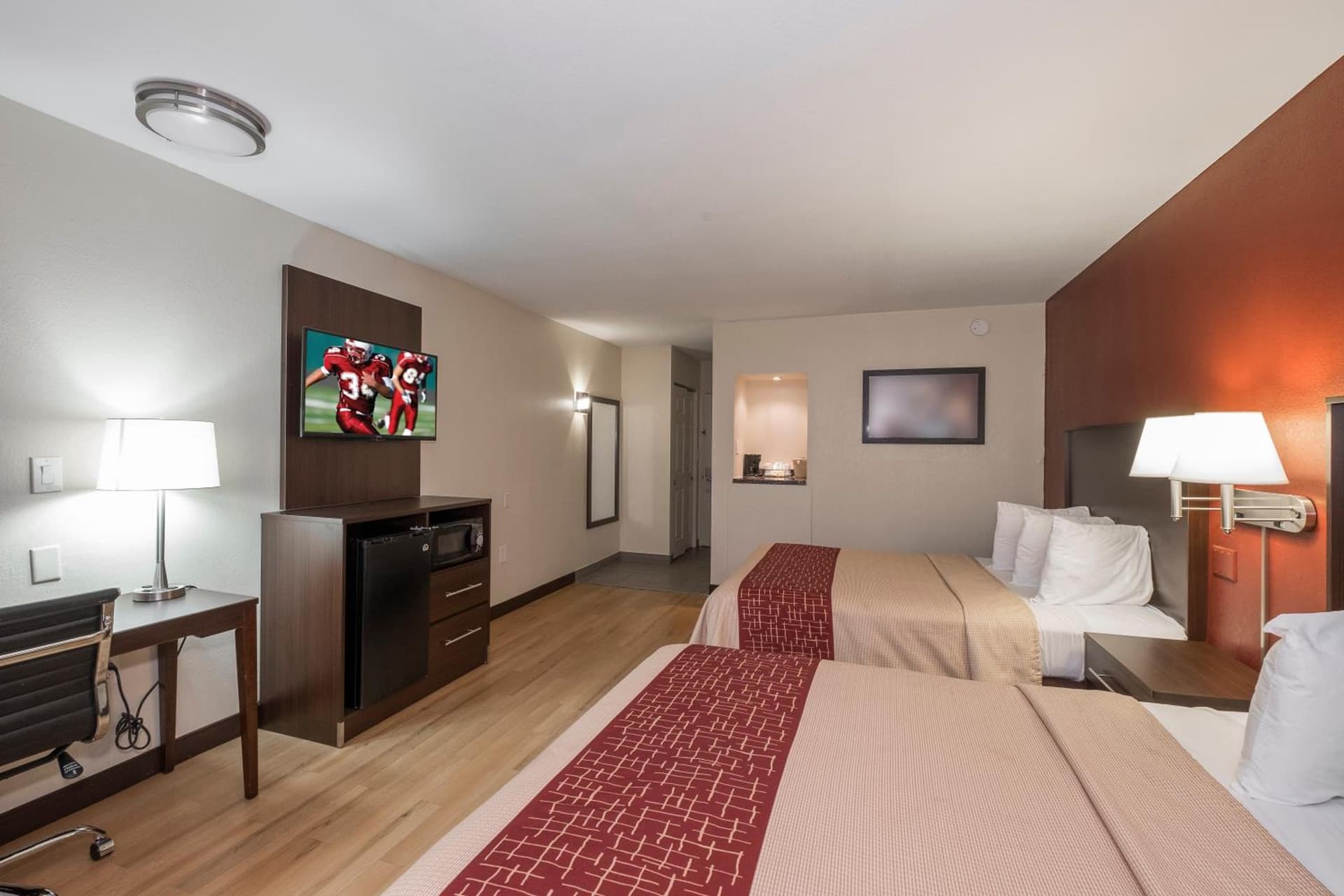 Red Roof Inn PLUS+ Poughkeepsie property views in Poughkeepsie, NY — gallery photo 3