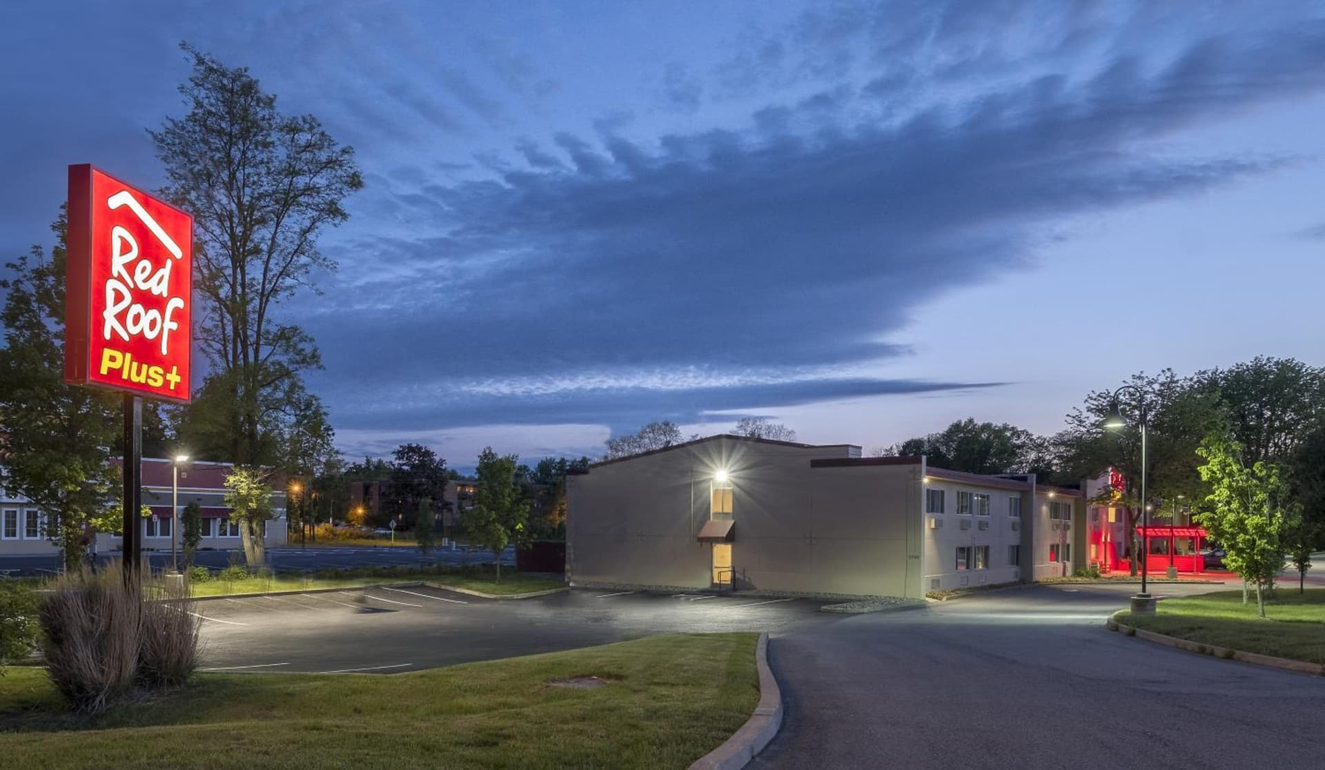 Red Roof Inn PLUS+ Poughkeepsie property views in Poughkeepsie, NY — gallery photo 3