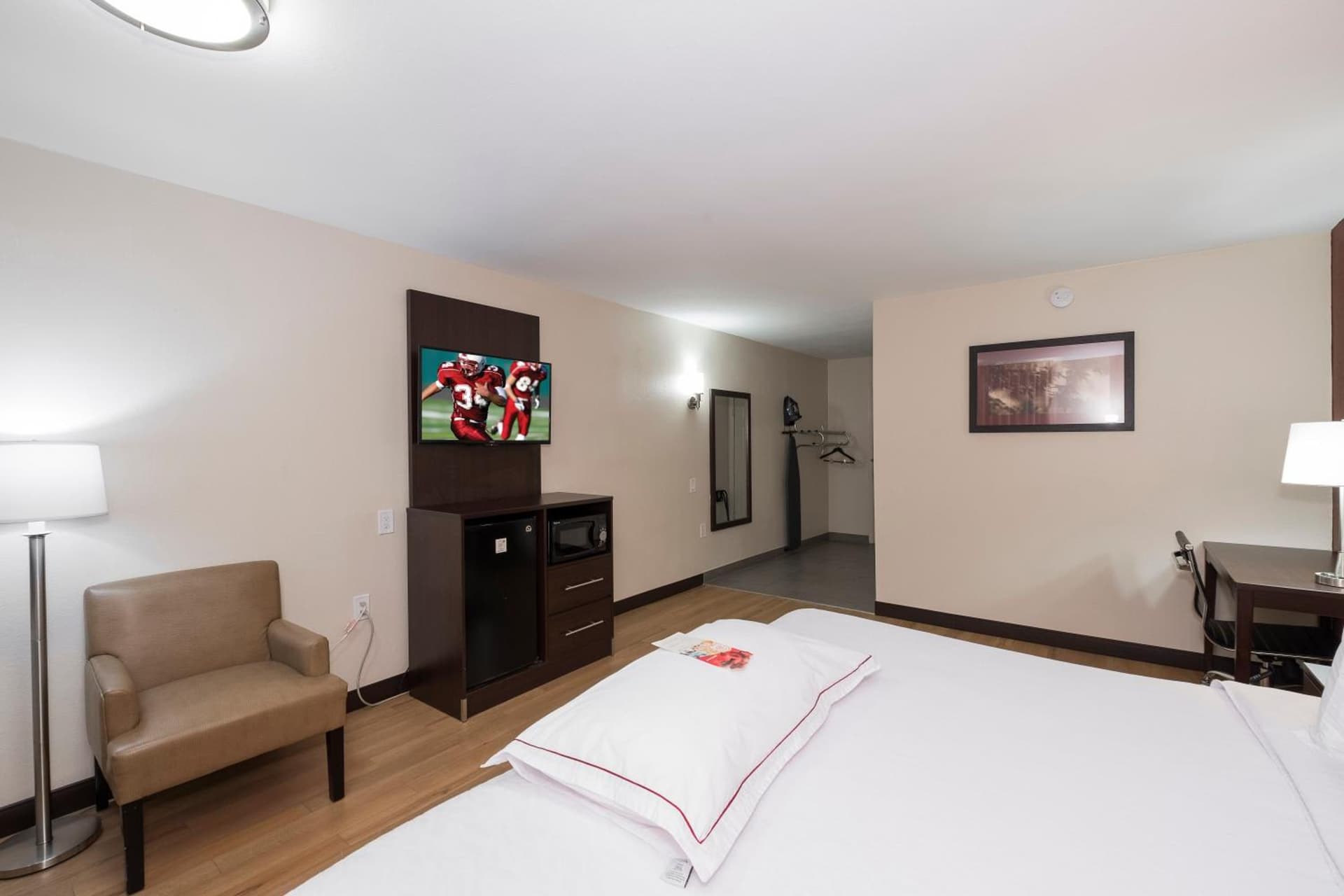 Red Roof Inn PLUS+ Poughkeepsie gallery photo in Poughkeepsie, NY — image 11