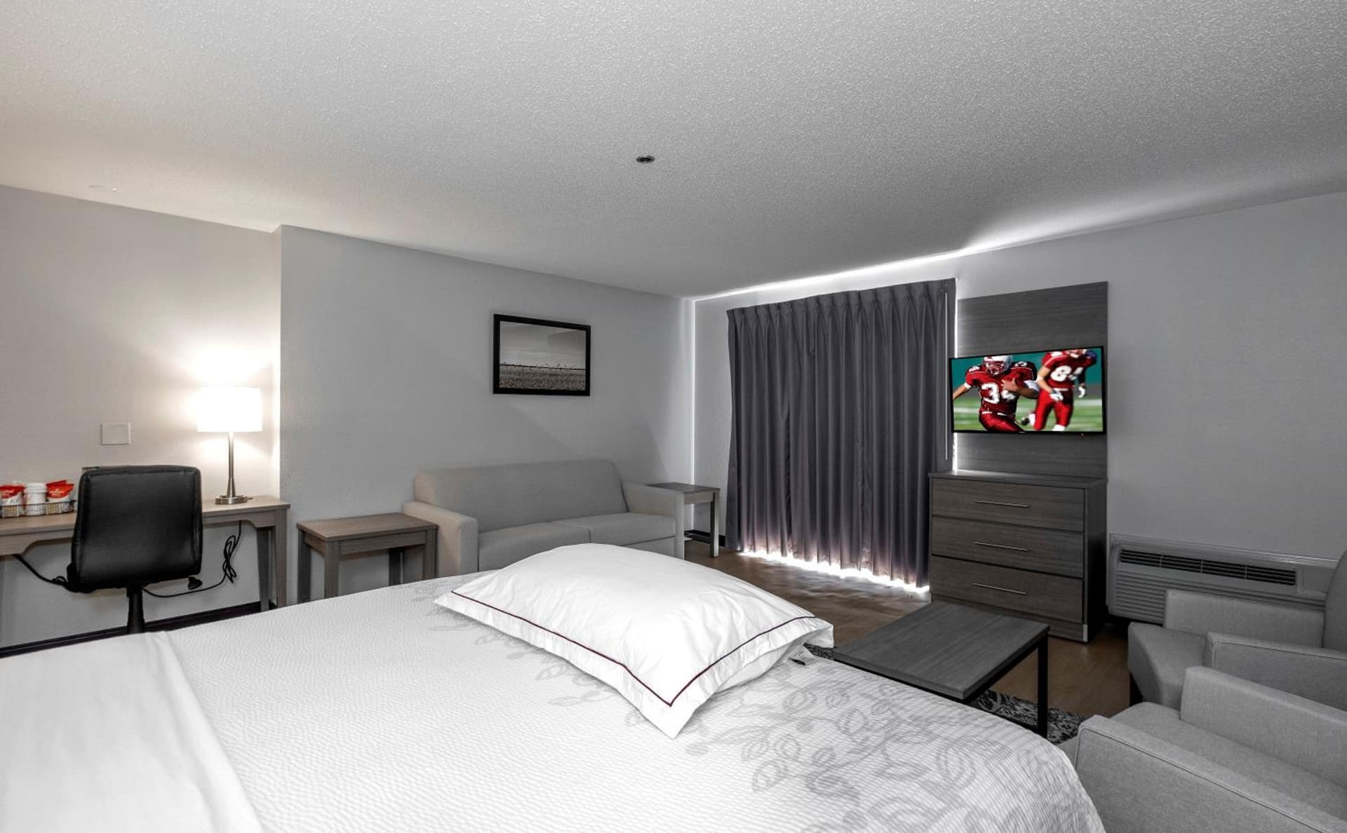 Red Roof Inn PLUS Boston - Mansfield - Foxboro gallery photo in Mansfield, MA — image 11