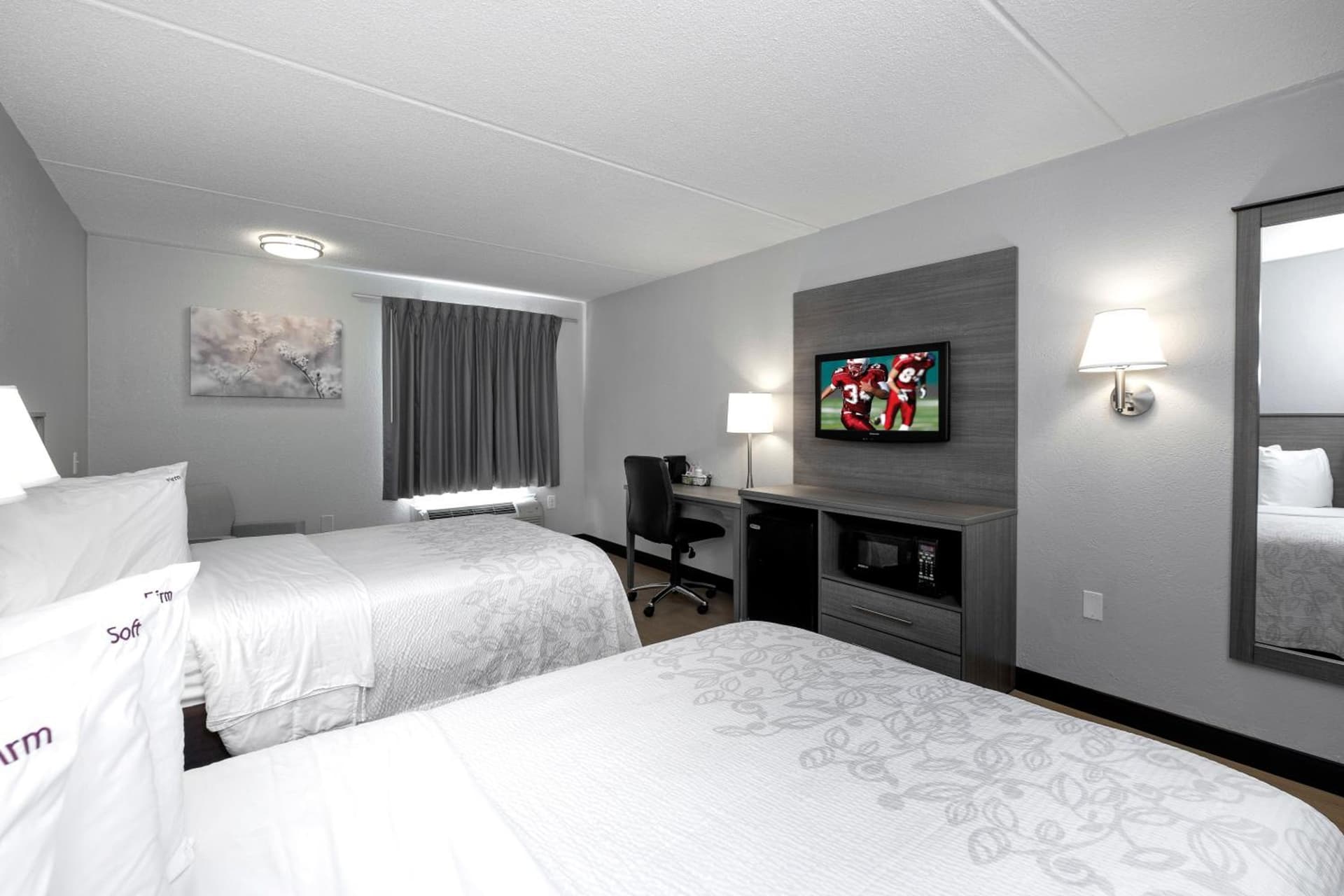Red Roof Inn PLUS Boston - Mansfield - Foxboro gallery photo in Mansfield, MA — image 37