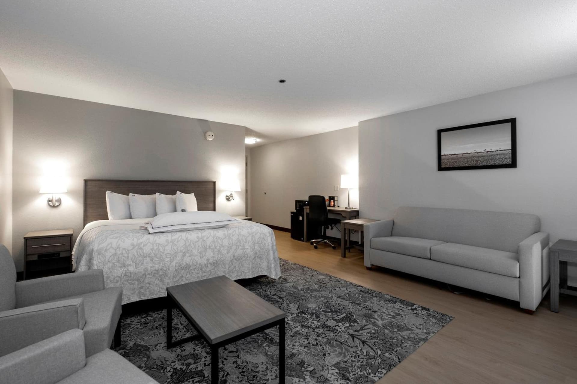 Red Roof Inn PLUS Boston - Mansfield - Foxboro gallery photo in Mansfield, MA — image 12