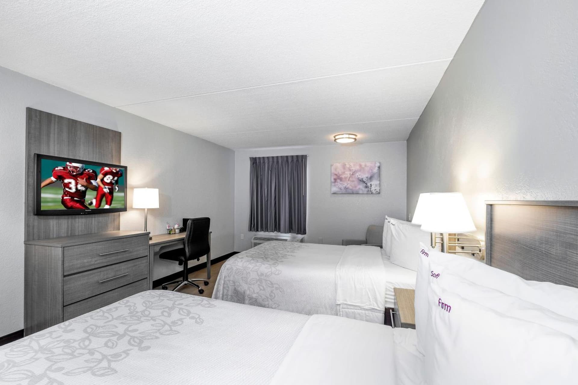 Red Roof Inn PLUS Boston - Mansfield - Foxboro gallery photo in Mansfield, MA — image 15