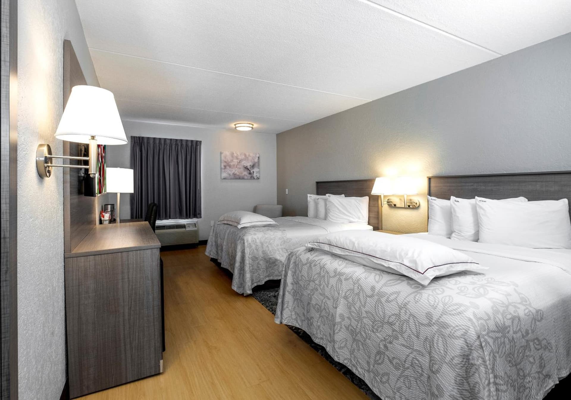 Red Roof Inn PLUS Boston - Mansfield - Foxboro gallery photo in Mansfield, MA — image 10