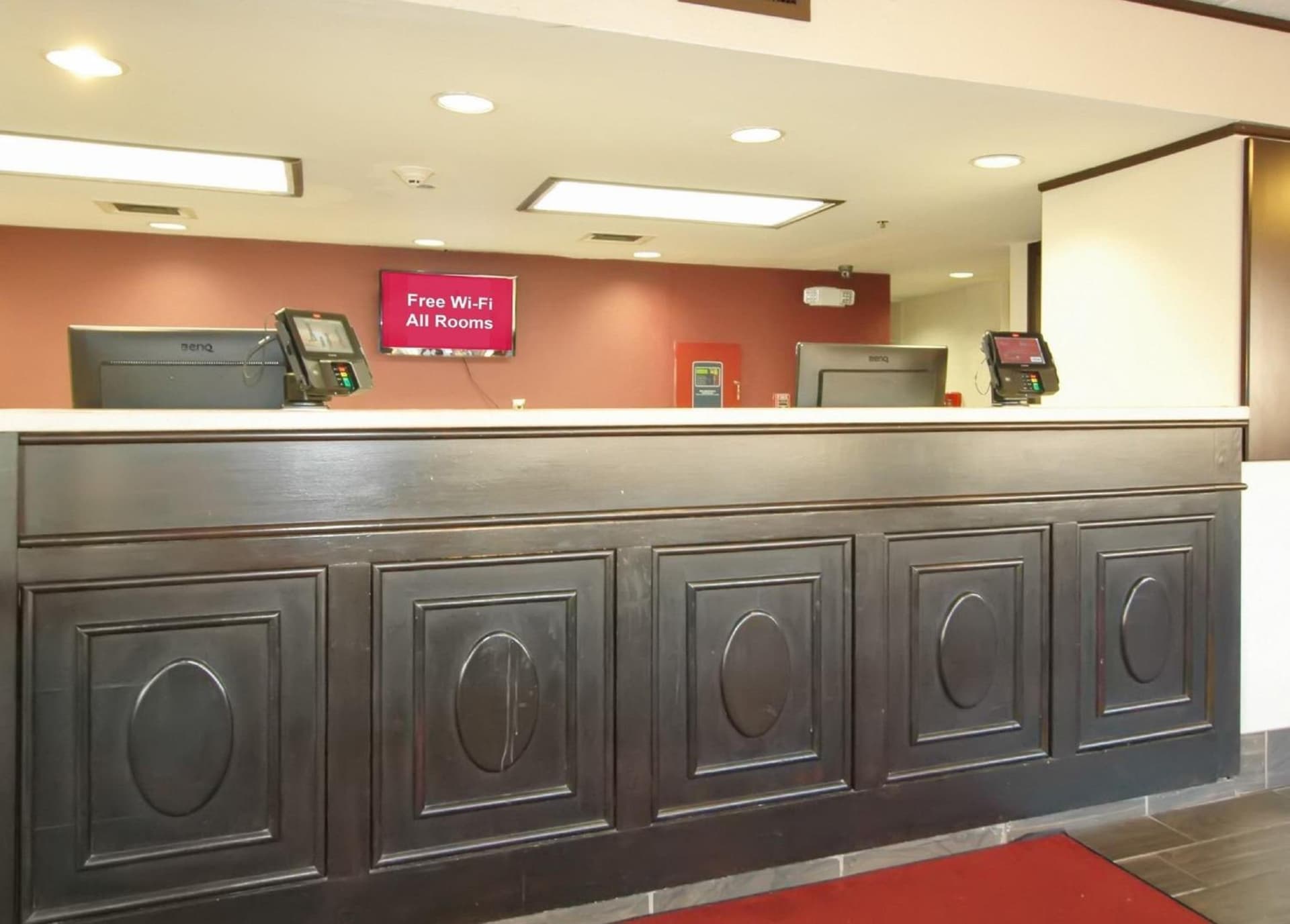 Red Roof Inn PLUS Chicago - Hoffman Estates gallery photo in Hoffman Estates, IL — image 8
