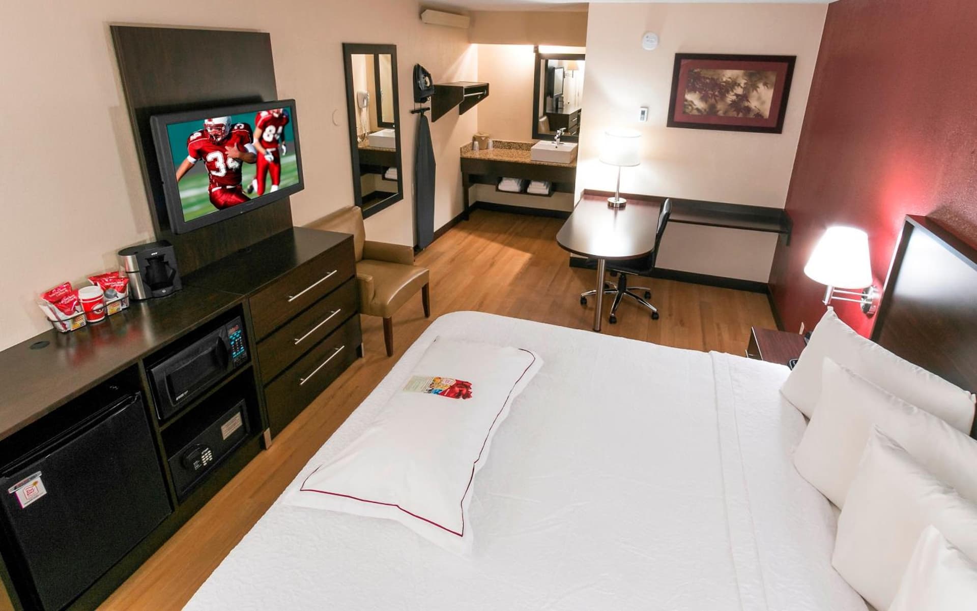 Red Roof Inn PLUS Chicago - Hoffman Estates gallery photo in Hoffman Estates, IL — image 23