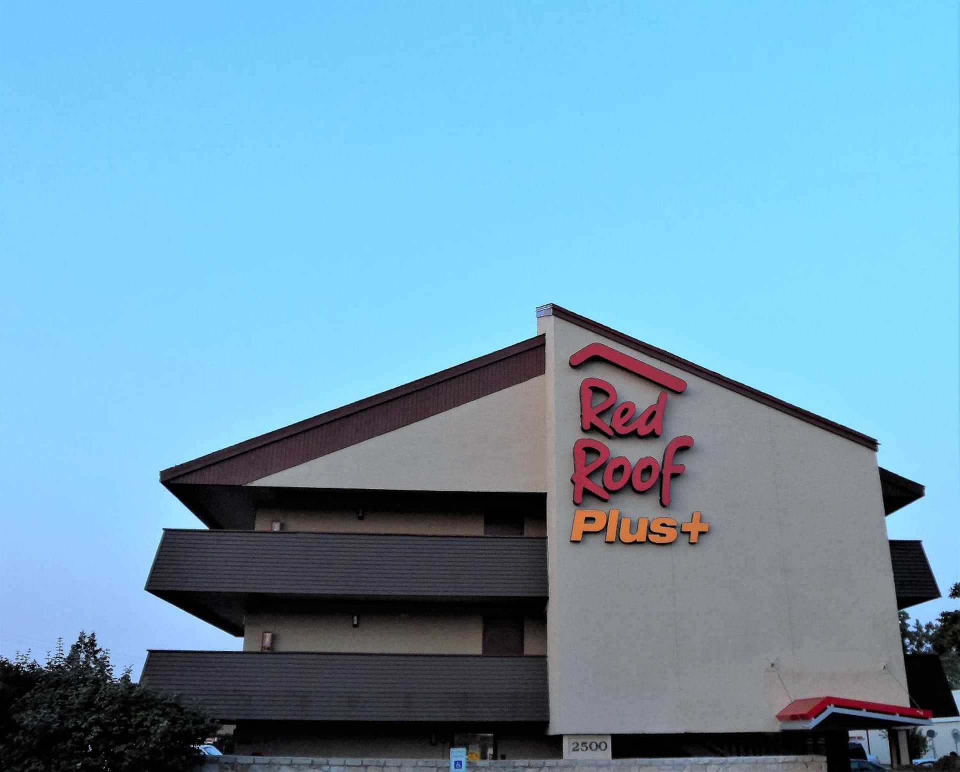Red Roof Inn PLUS Chicago - Hoffman Estates — hotel in Hoffman Estates, Illinois