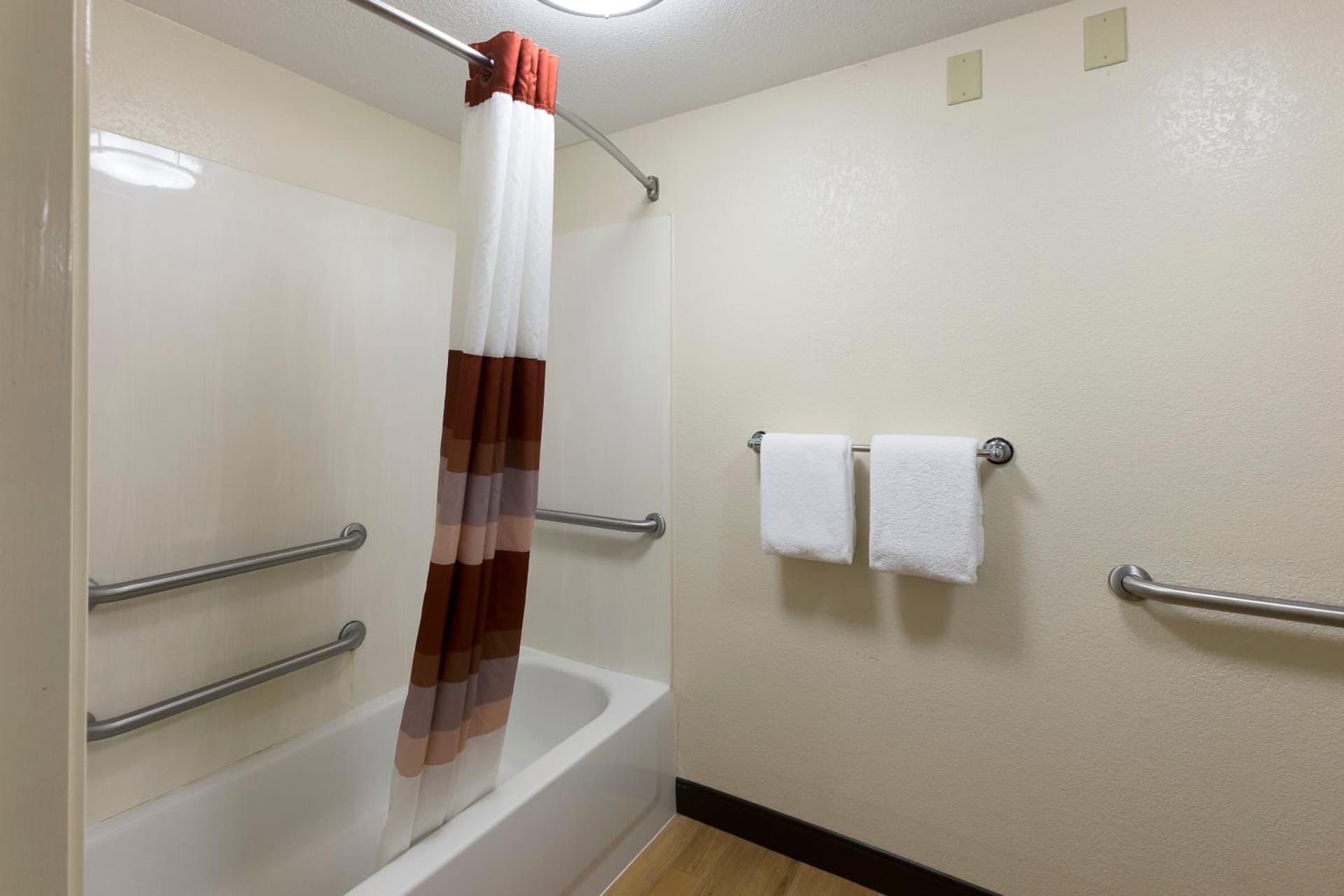 Red Roof Inn PLUS+ West Springfield gallery photo in Springfield, MA — image 22