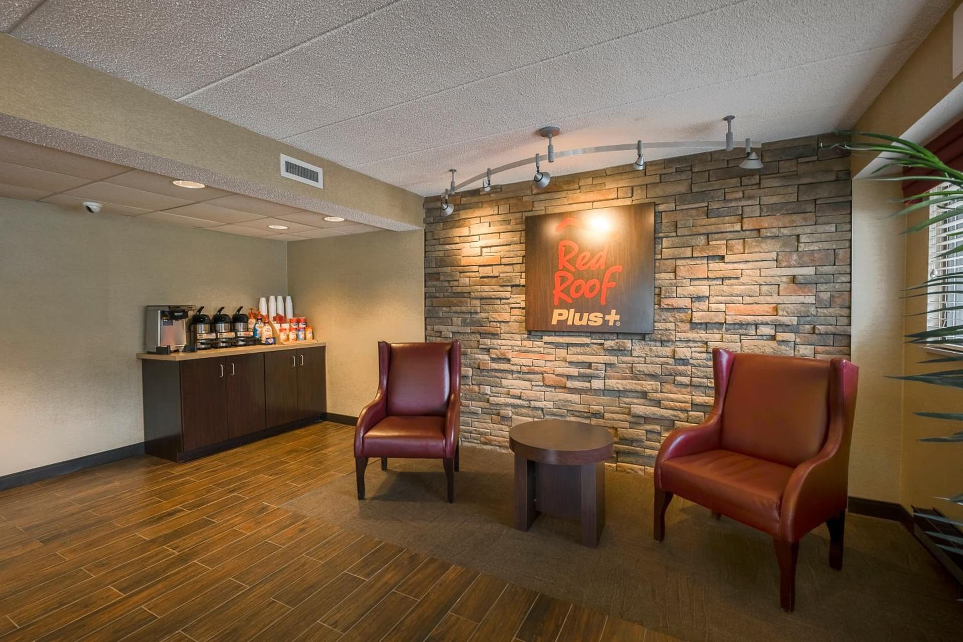 Red Roof Inn PLUS+ West Springfield gallery photo in Springfield, MA — image 4