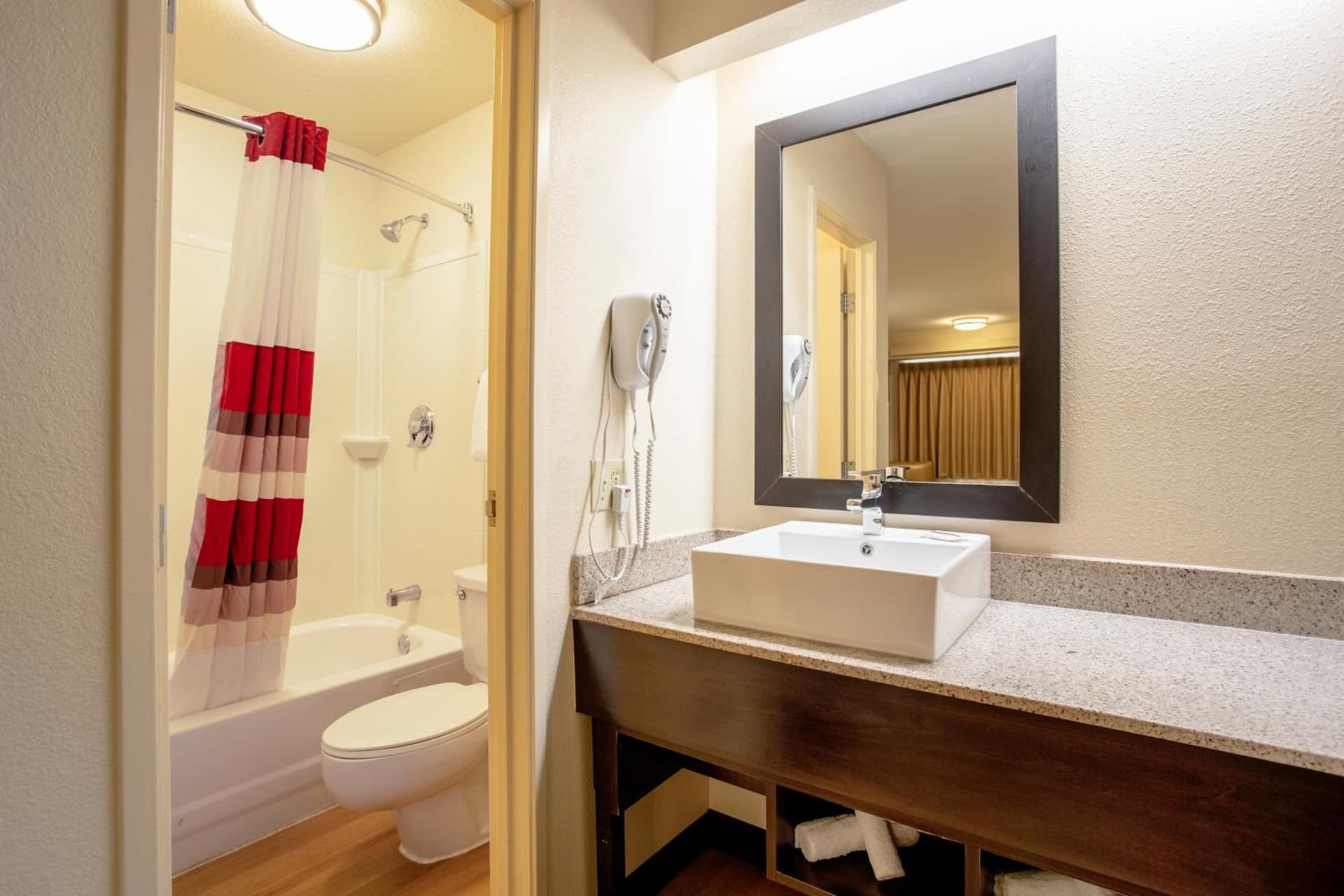 Red Roof Inn PLUS+ West Springfield gallery photo in Springfield, MA — image 7